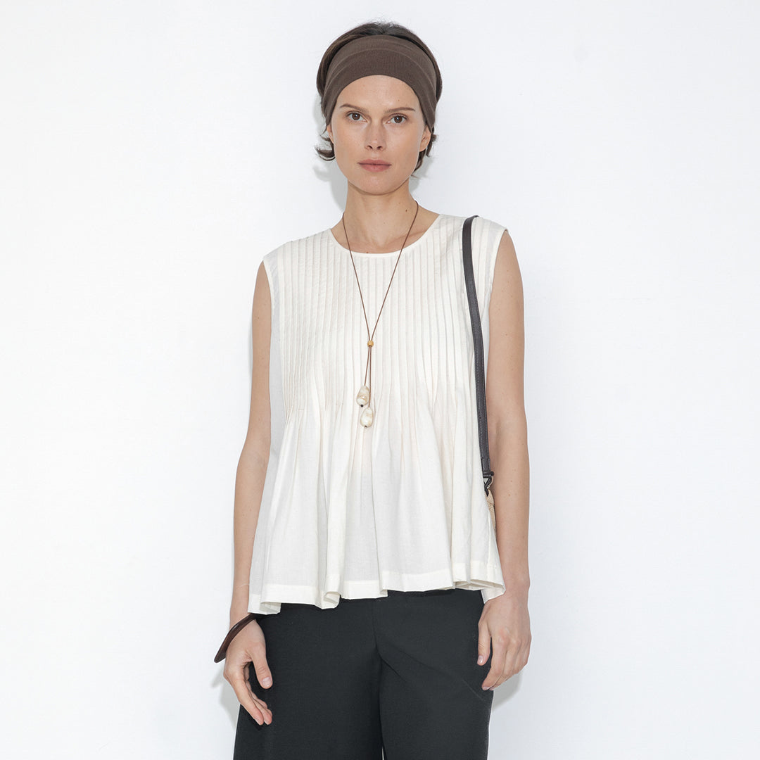 Pleated Sleeveless Blouse with Necklace-3