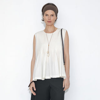 Pleated Sleeveless Blouse with Necklace