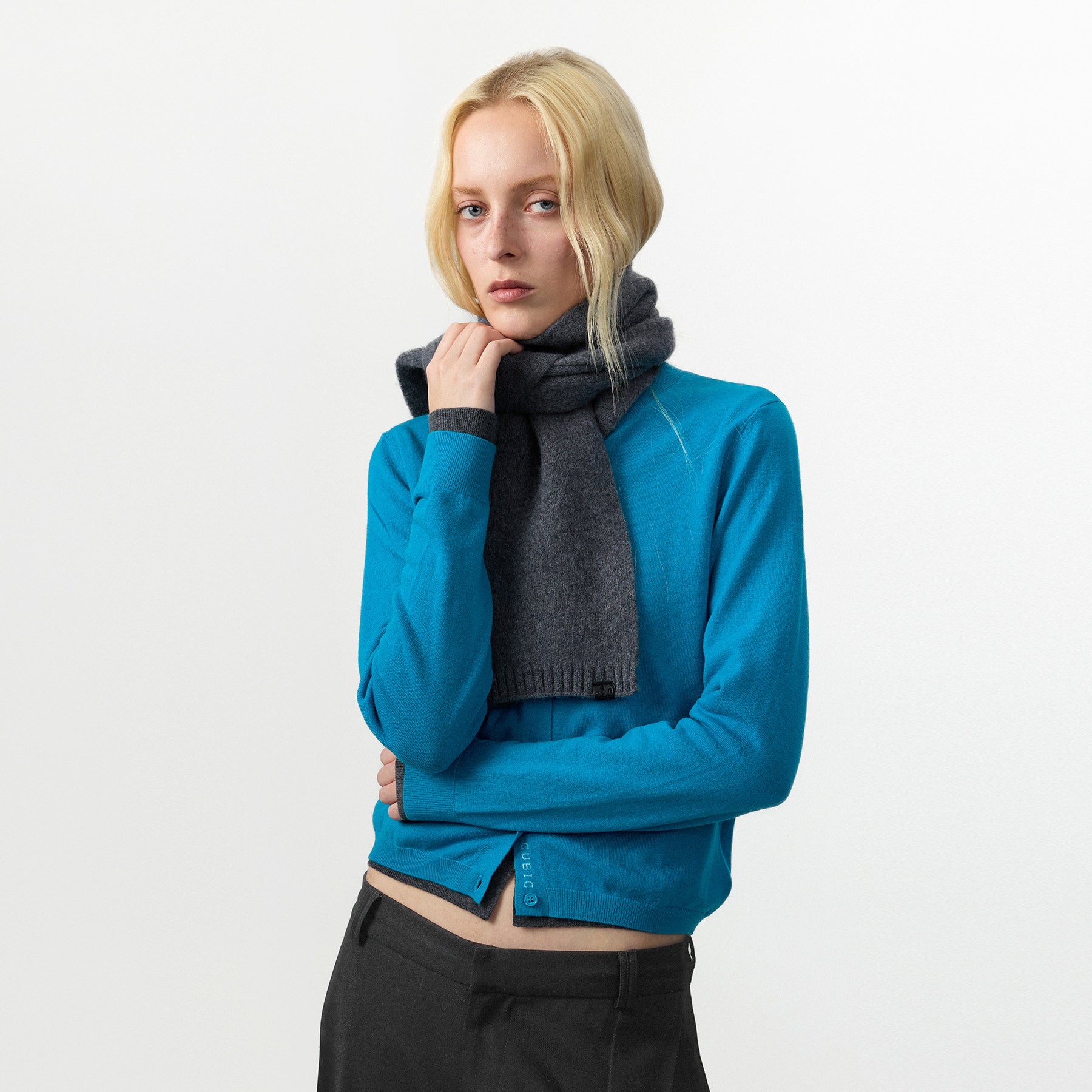 CUBIC 100% Wool Knit Scarf-3