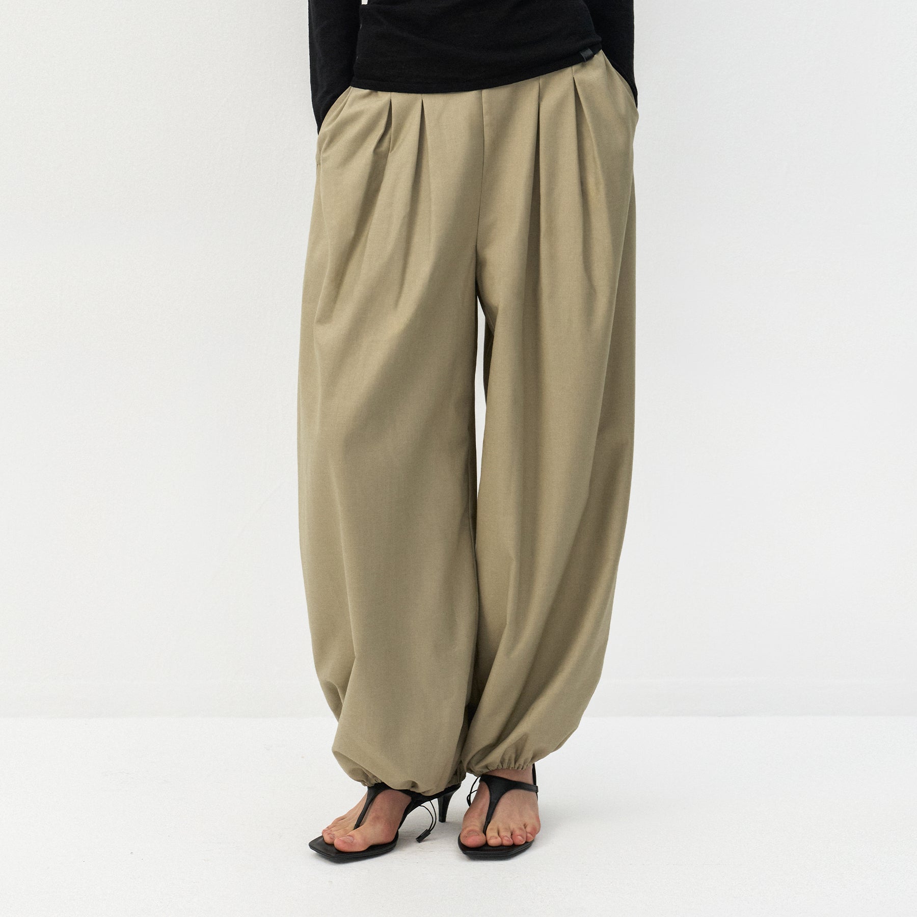 CUBIC Pleated Balloon Pants-3