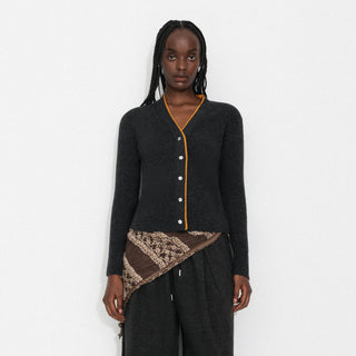 100% Wool Contrast V-Neck Wool Knit Top