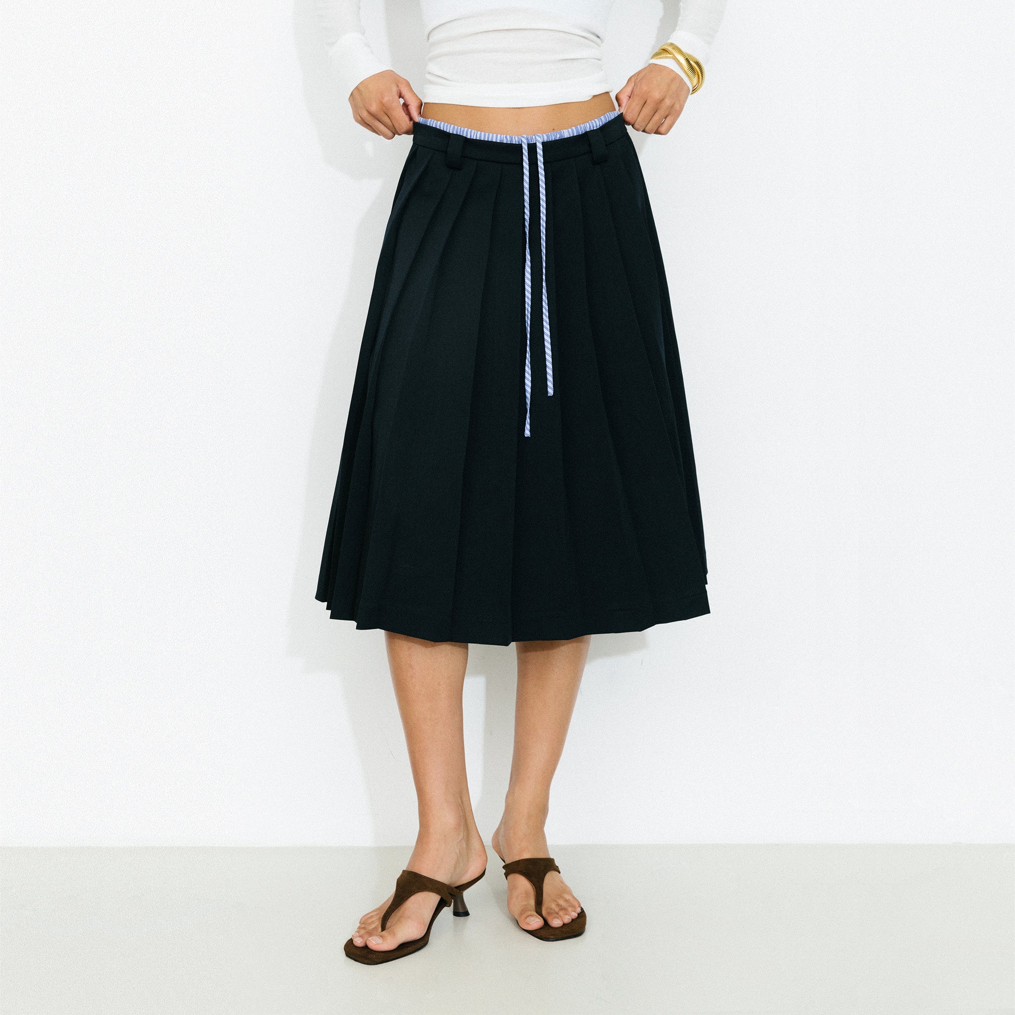 Double Waistband Contrast Pleated Skirt-3