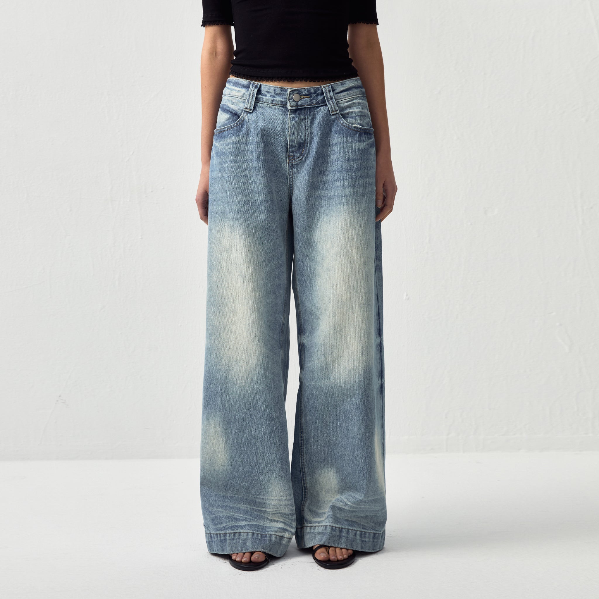 CUBIC Vintage Low-Rise Wide-Leg Jeans-3
