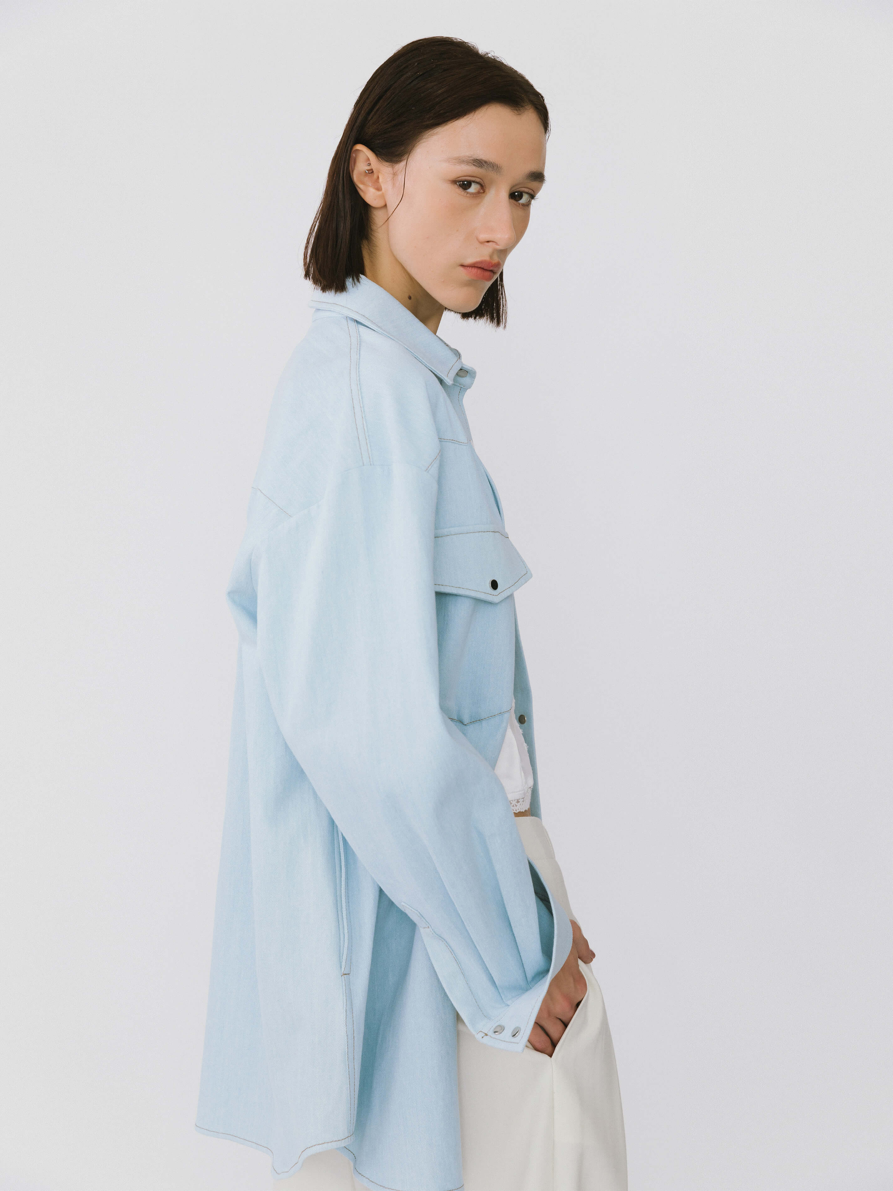 Light-colored Loose Denim Jacket-3