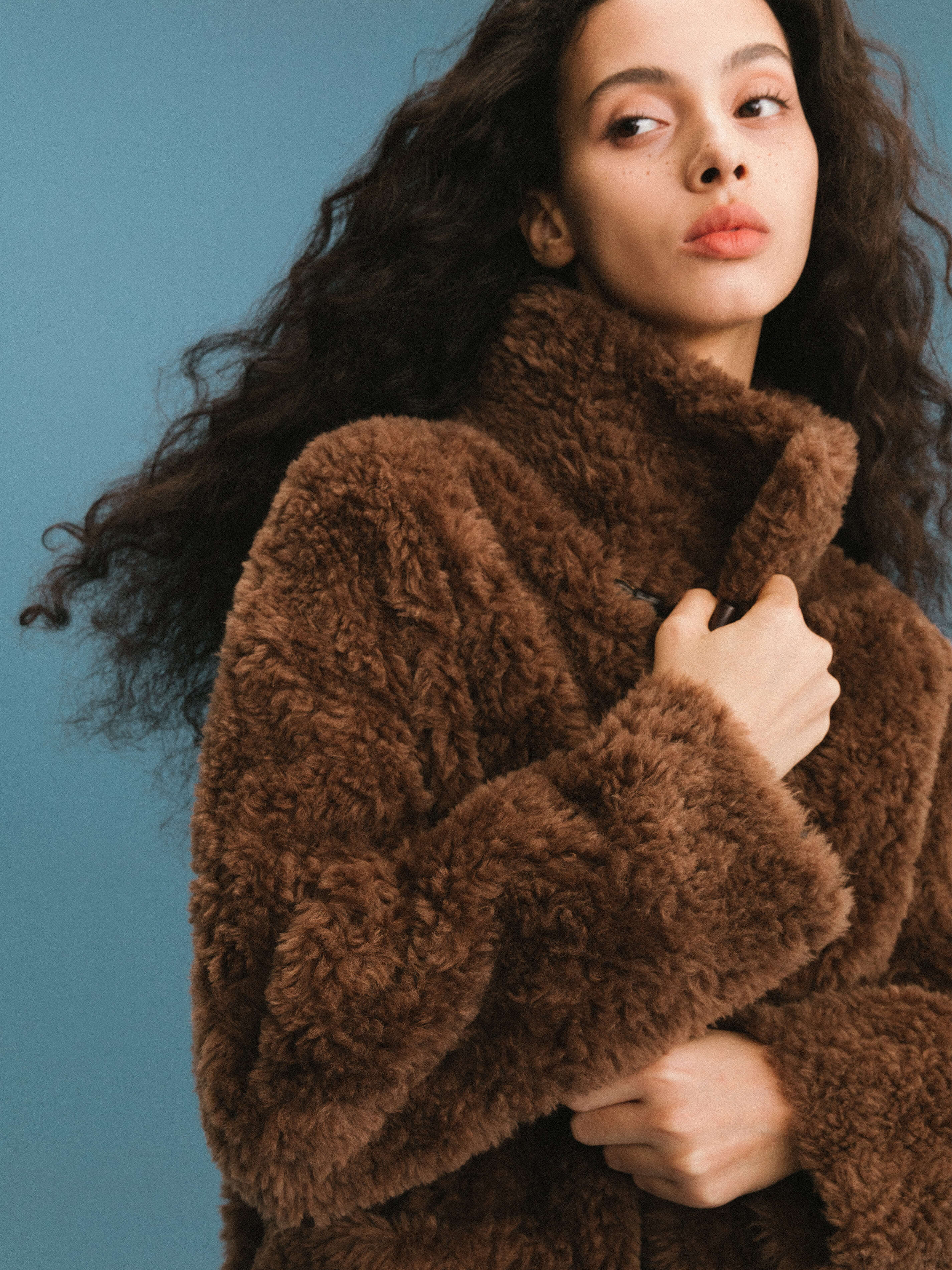 ONE BY CUBIC Hign Collar Furry 100% Wool Coat-4