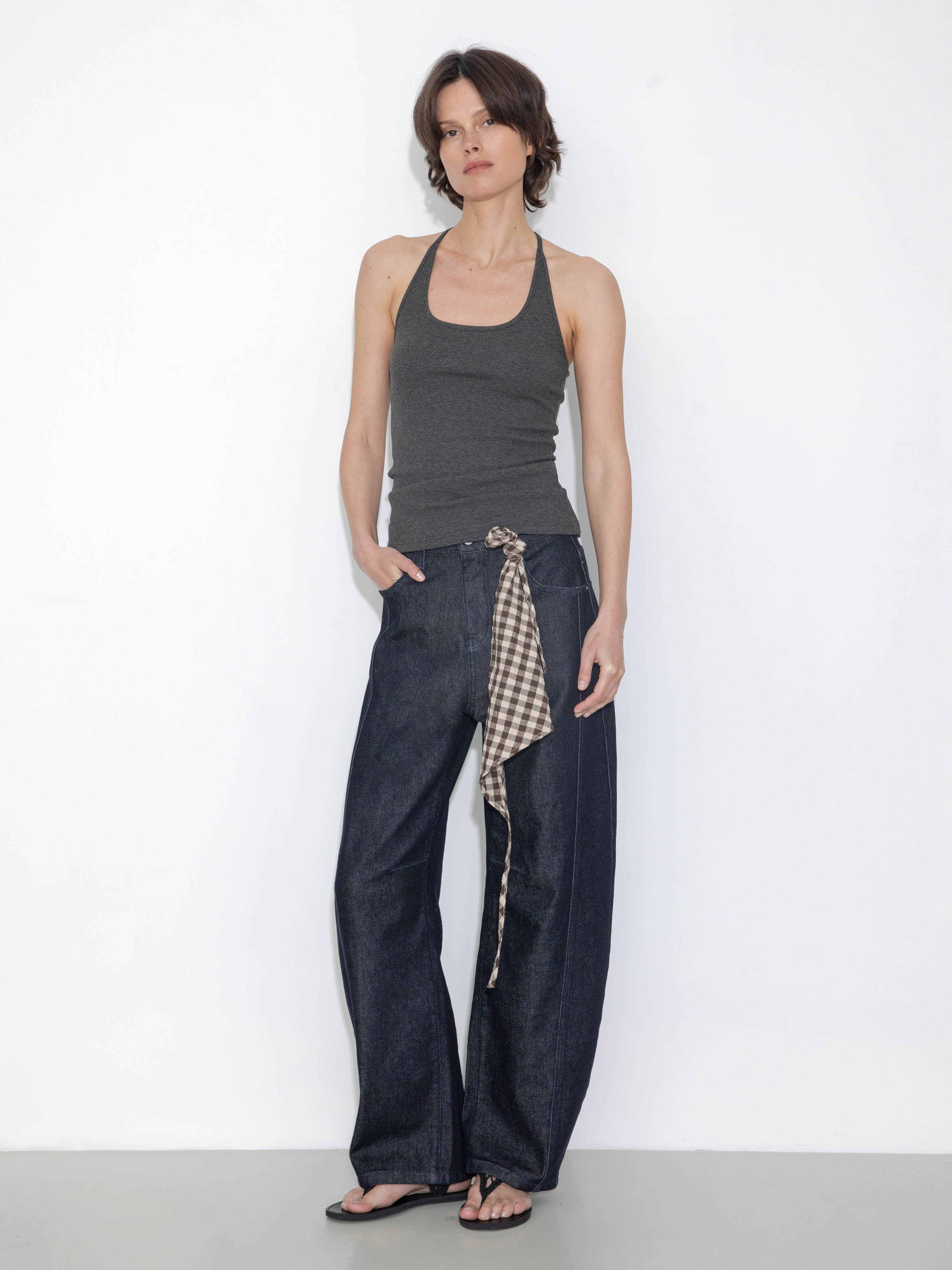 Panelled Loose-Fit Wide-Leg Tapered Jeans-4