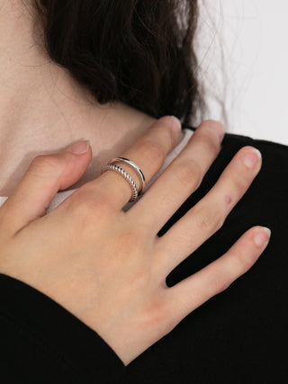 Double-Twist Open Ring