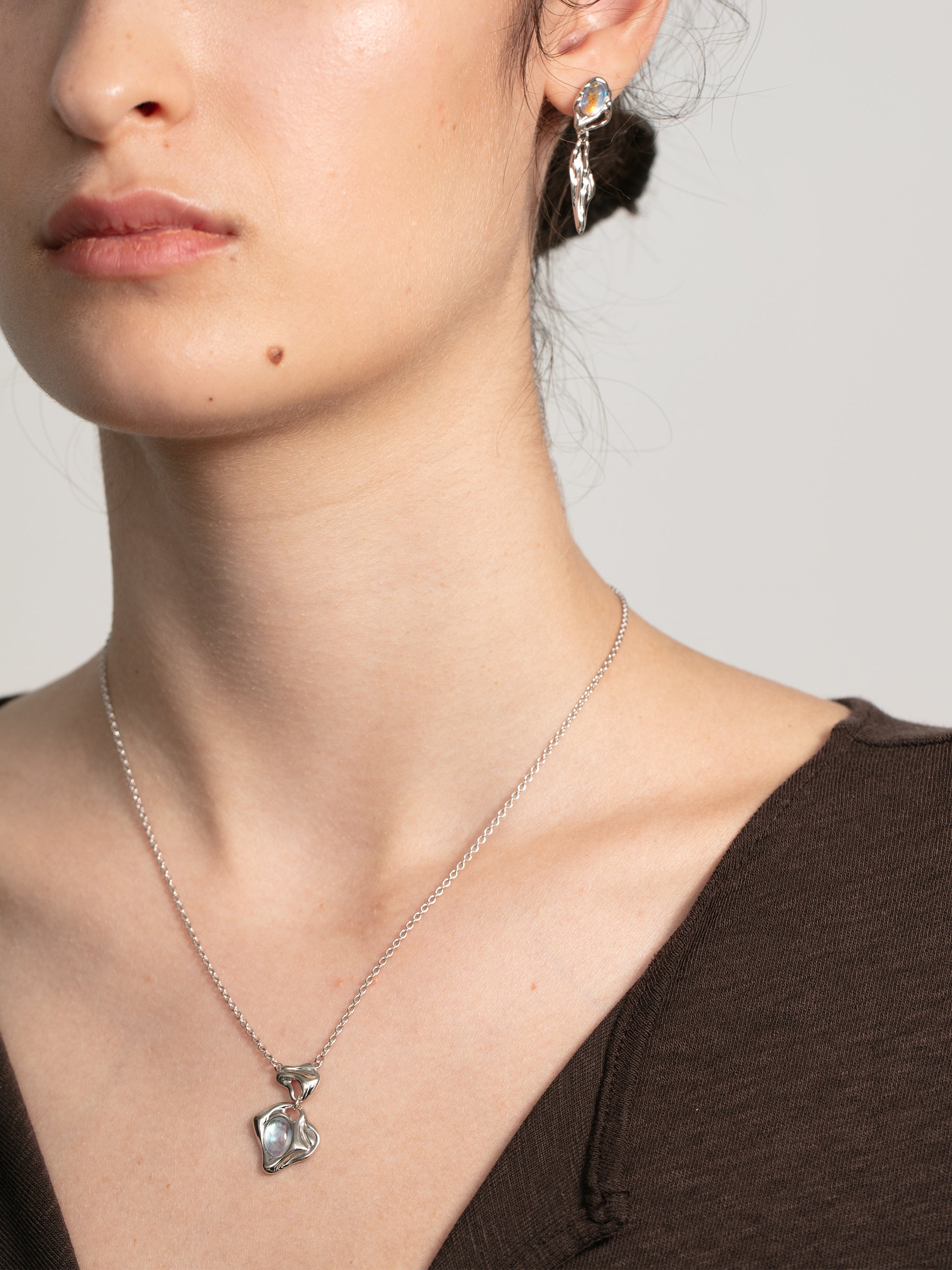 Irregular Gemstone Pendant Necklace-4
