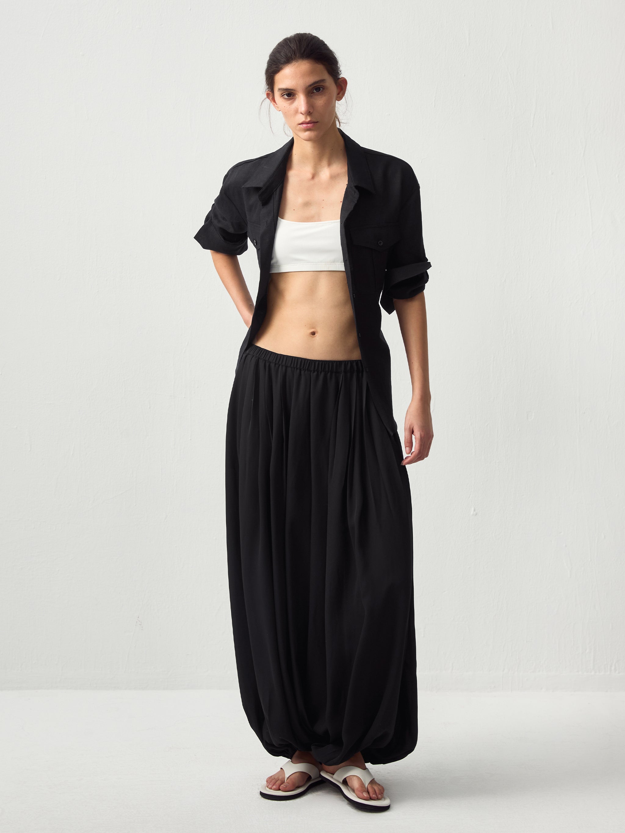 Pleated Balloon-Leg Elastic-Waist Trousers-4