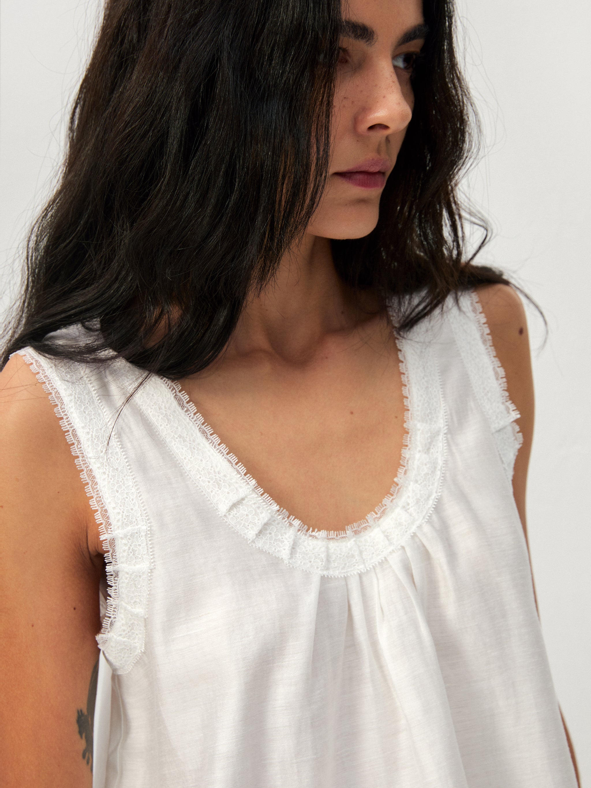 CUBIC Lace Trim Scoop Neck Sleeveless Top-4