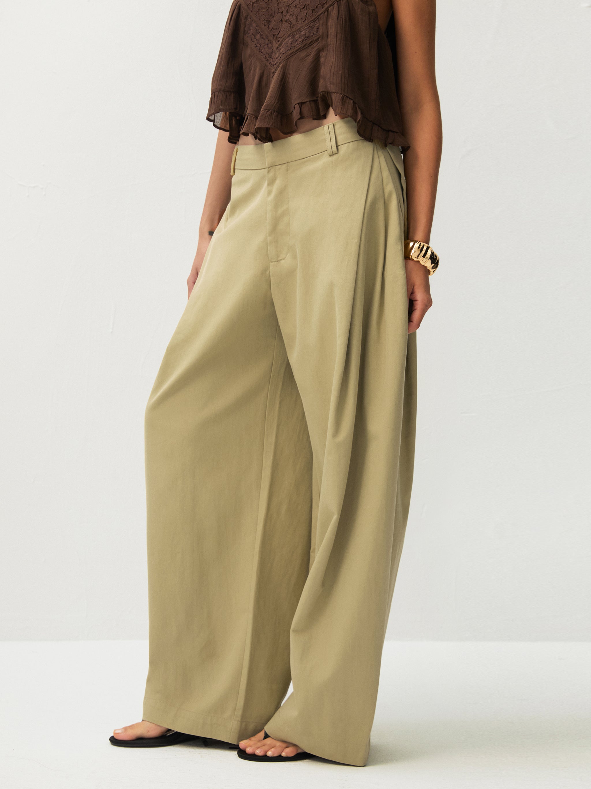 Wide-Leg Tapered Tailored Trousers-4