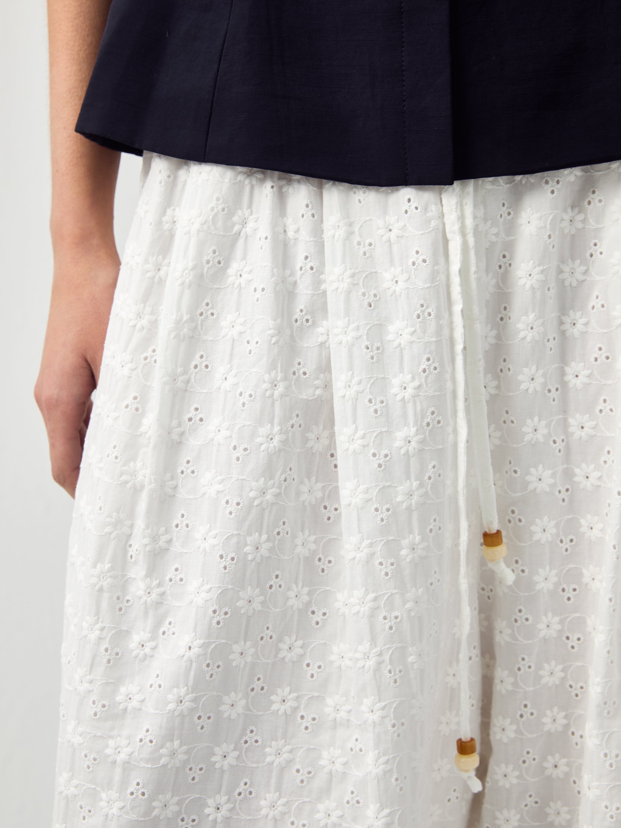 CUBIC Artistic Embroidered Balloon Pants-2