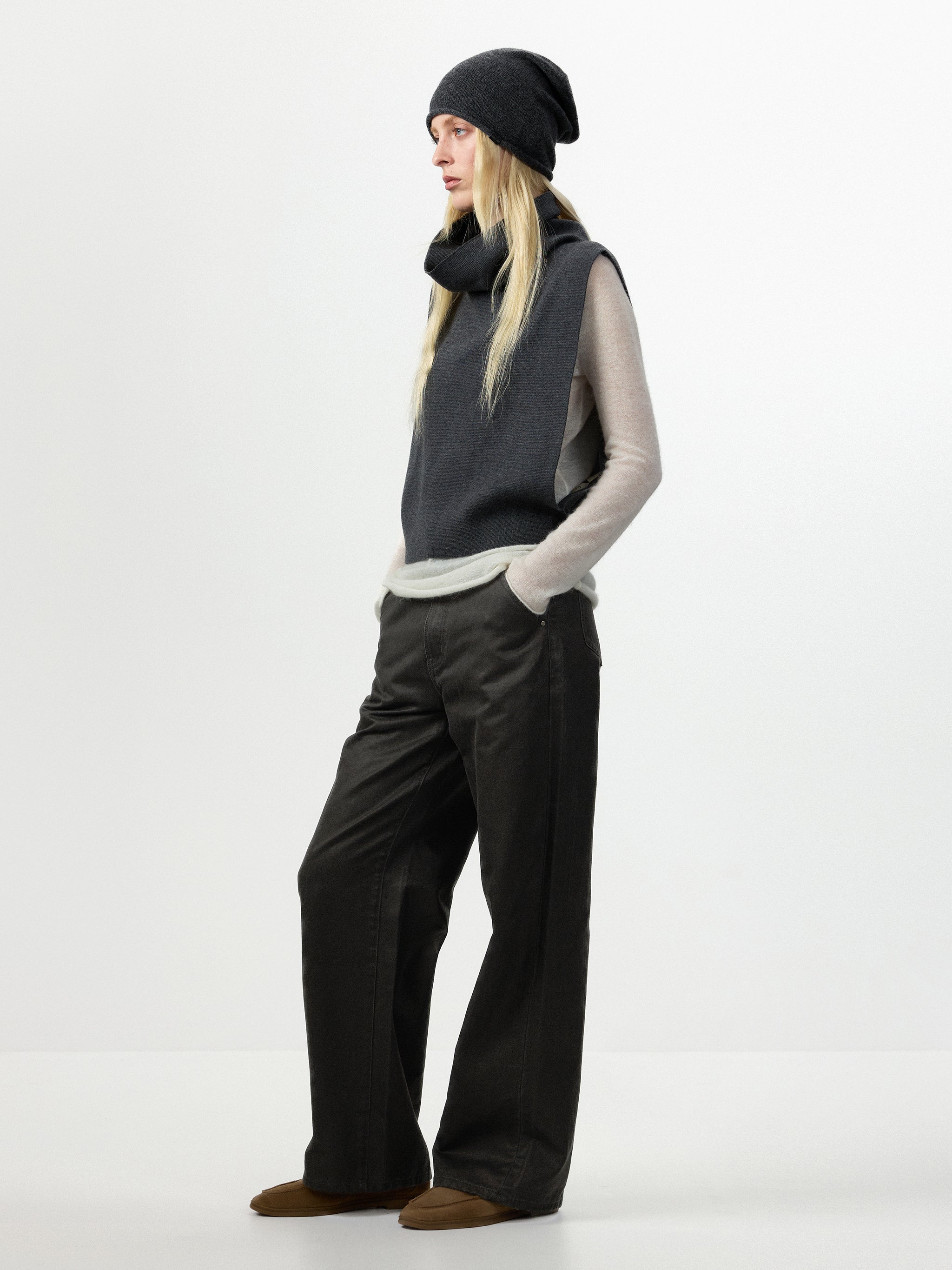 CUBIC Relaxed Sleeveless Knit Vest-6