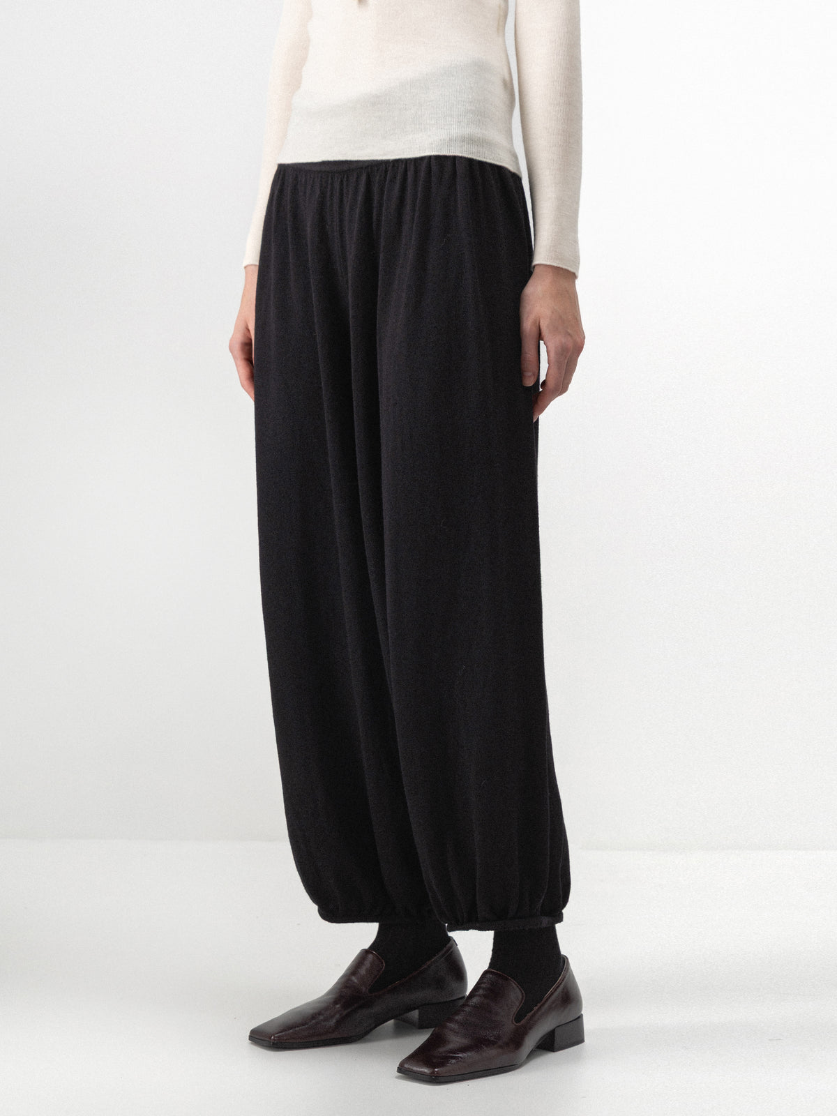 CUBIC Relaxed Knit Balloon Trousers-4