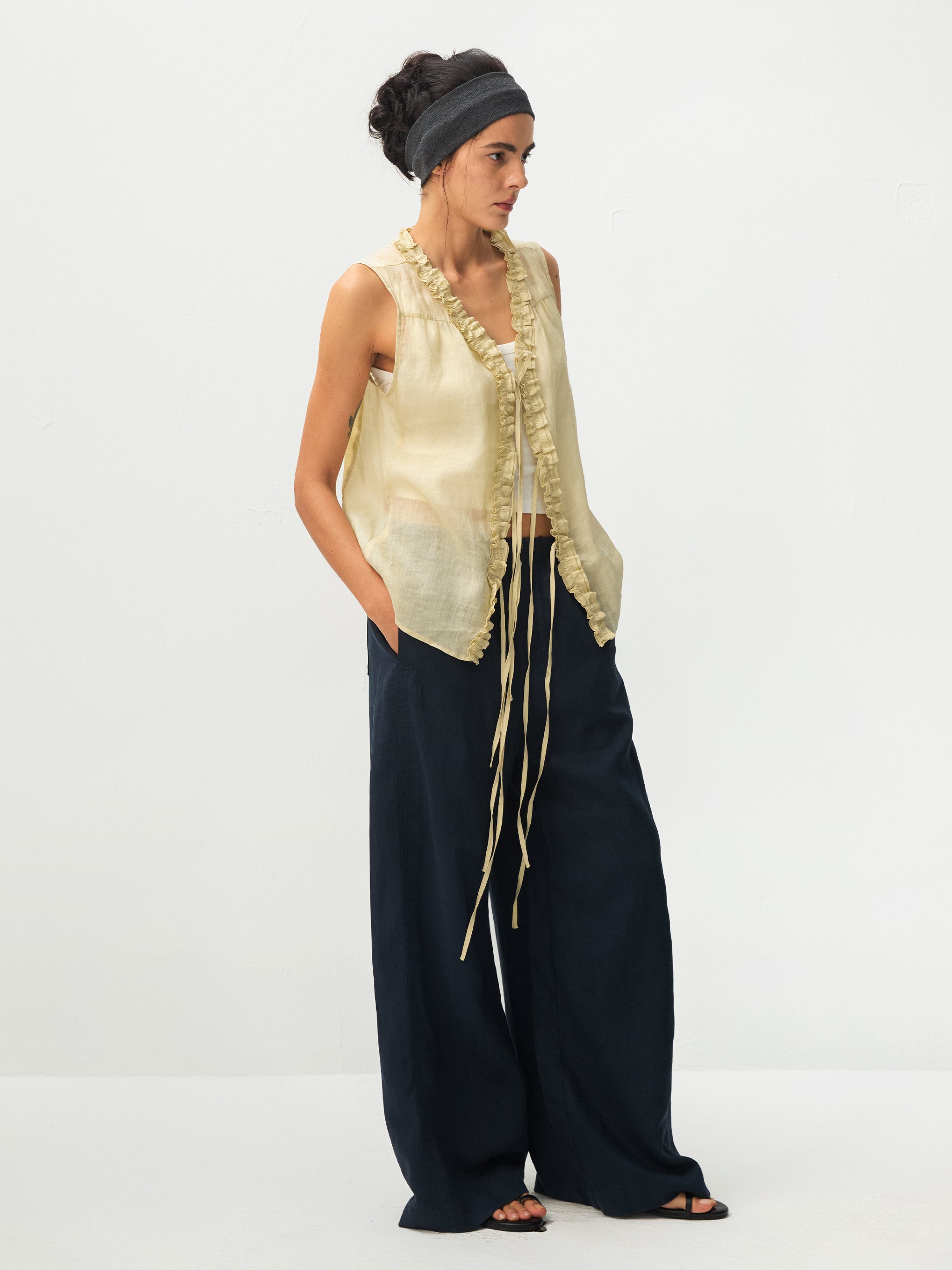 CUBIC Ramie Ruffle-Trim Tie Vest-4