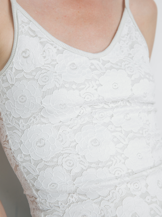 Lace Slim-Fit V-Neck Cami Top