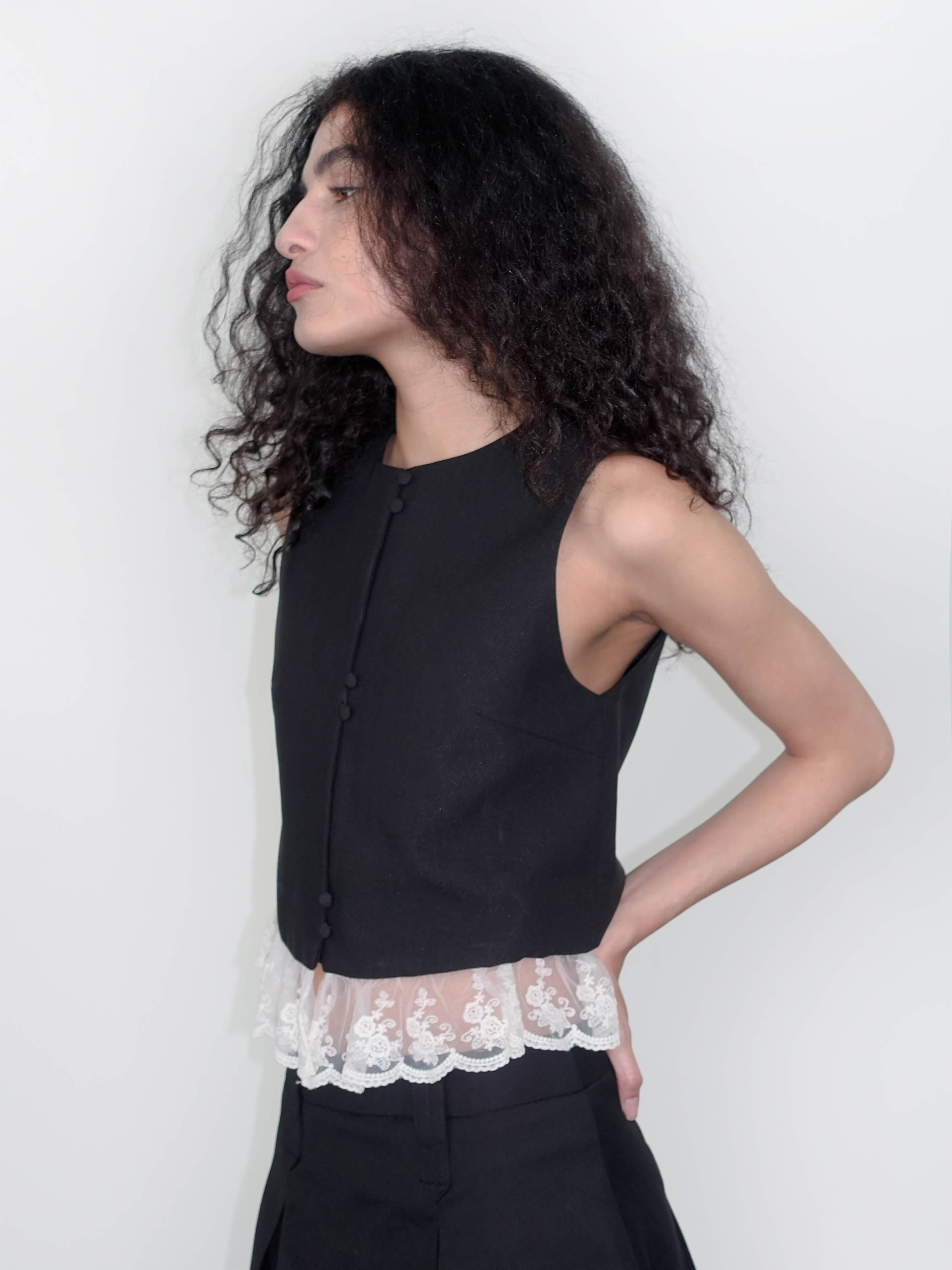 Lace Hem Patchwork Black Tank Top-4