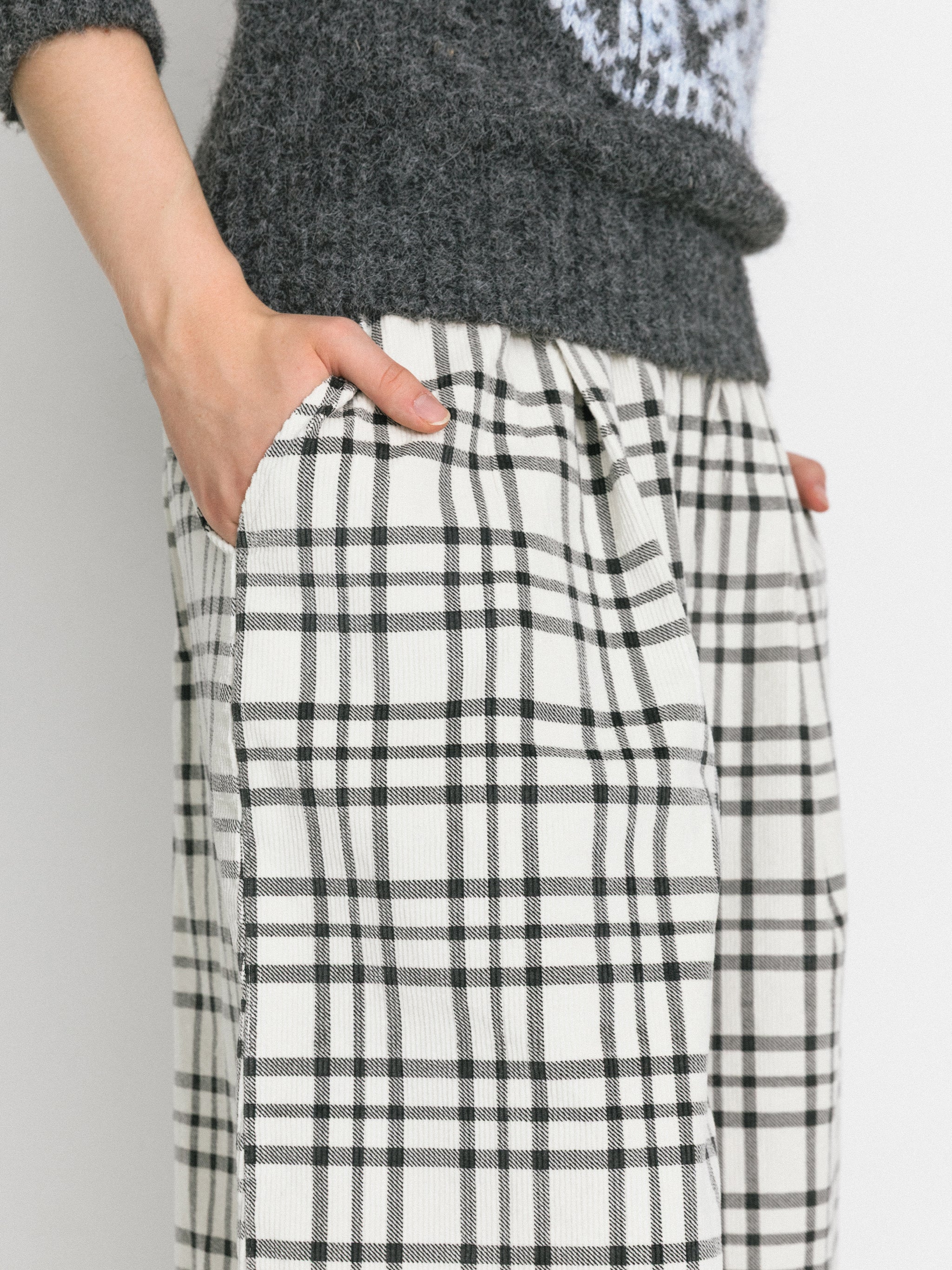 Vintage Plaid Curved Cropped Trousers-4