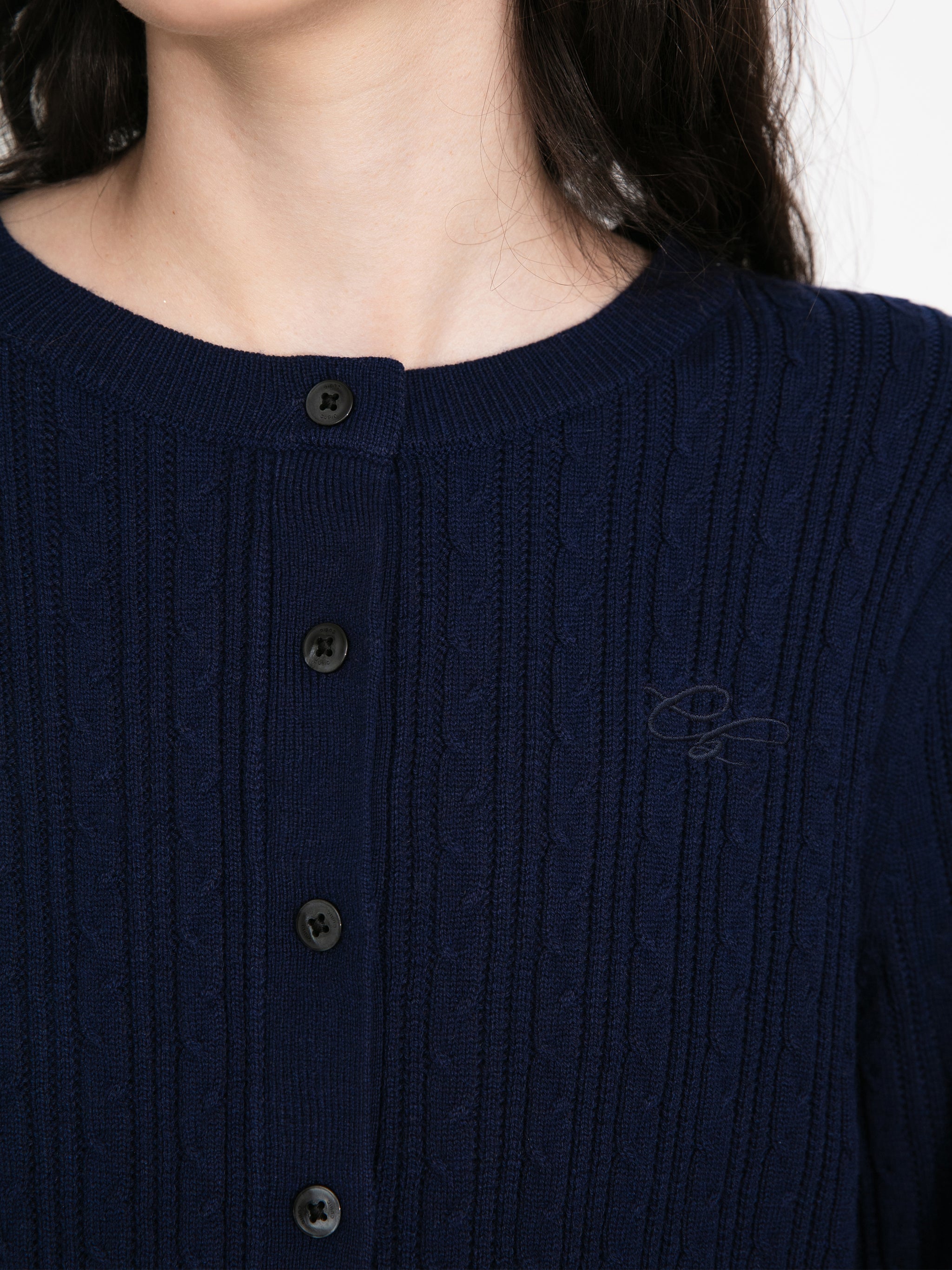 Cable-Knit Cropped Cardigan-4