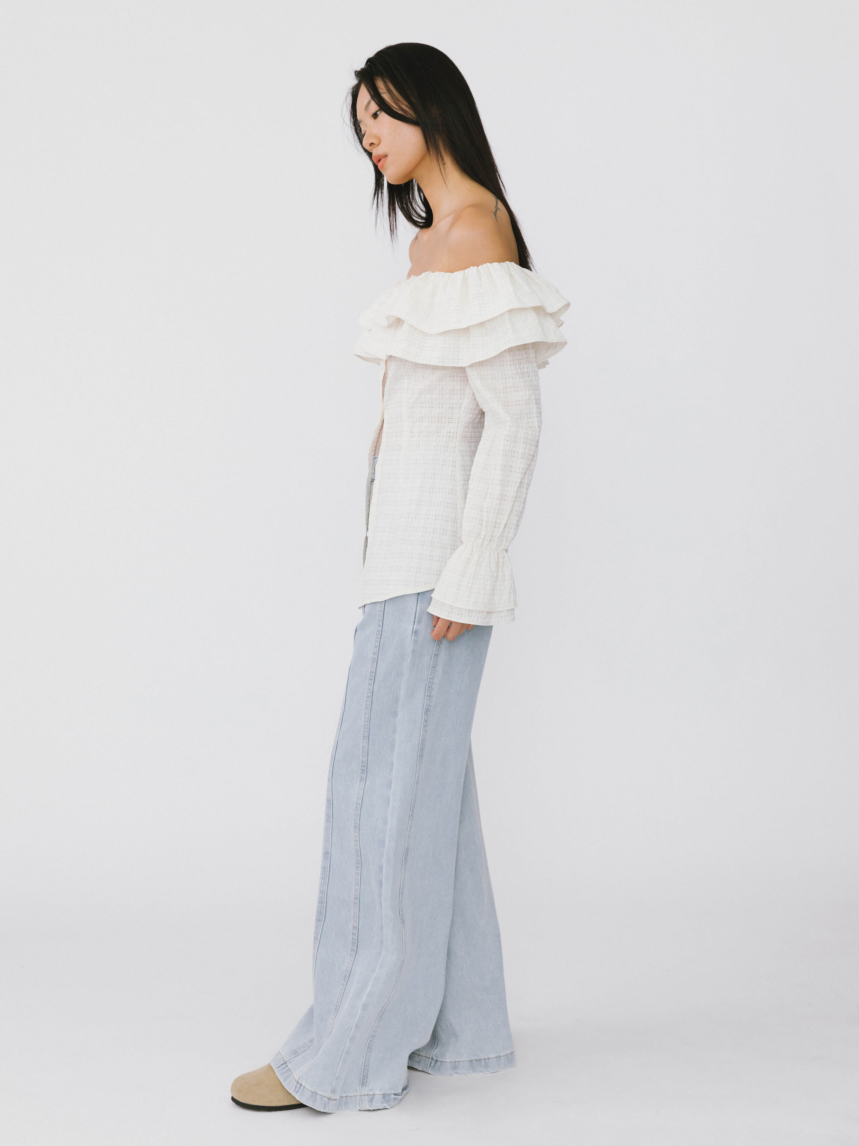 Frills Volume Off Neckline Shirt-4