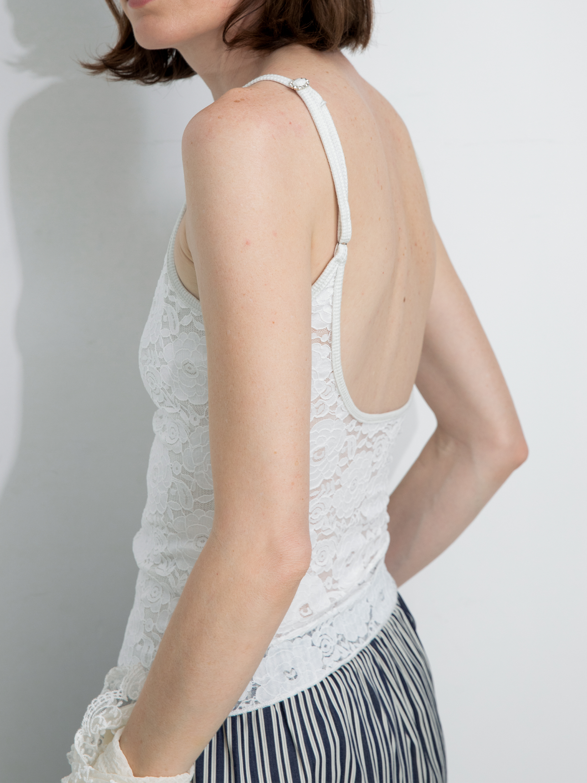 Lace Slim-Fit V-Neck Cami Top-4
