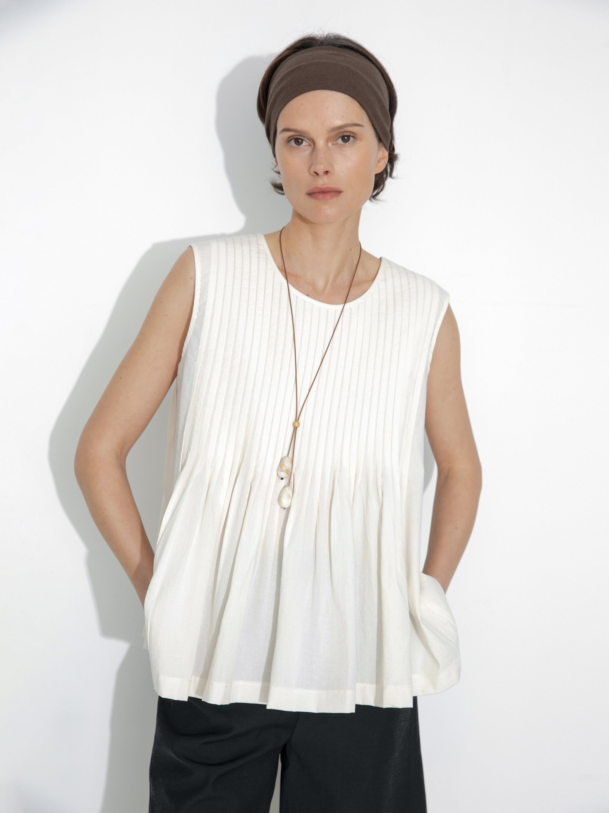 Pleated Sleeveless Blouse with Necklace-5