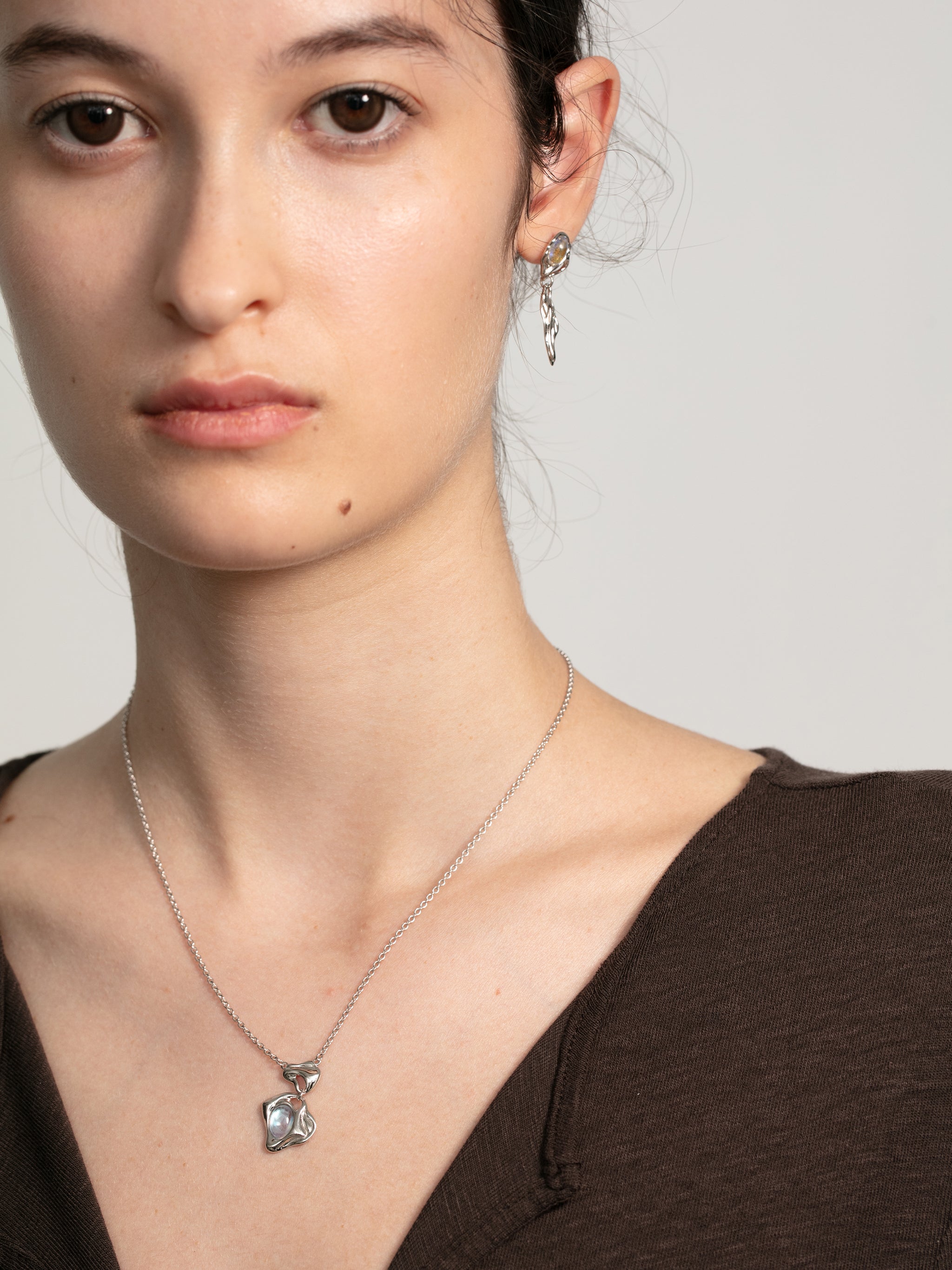 Irregular Gemstone Pendant Necklace-5