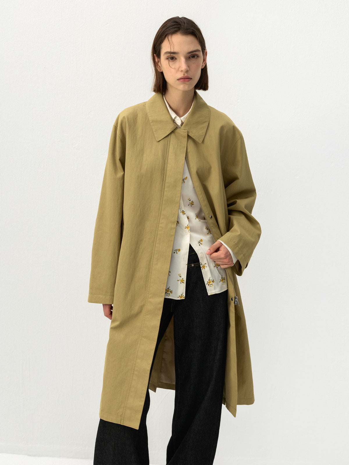 CUBIC Relaxed Point Collar Trench Coat-5