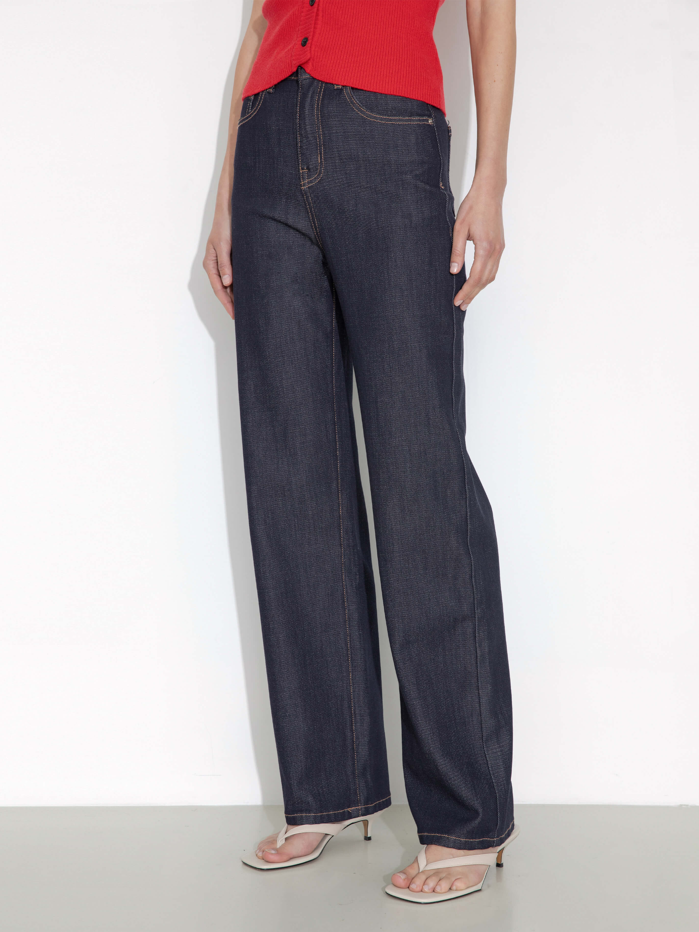 Straight-Leg Vintage Jeans-5