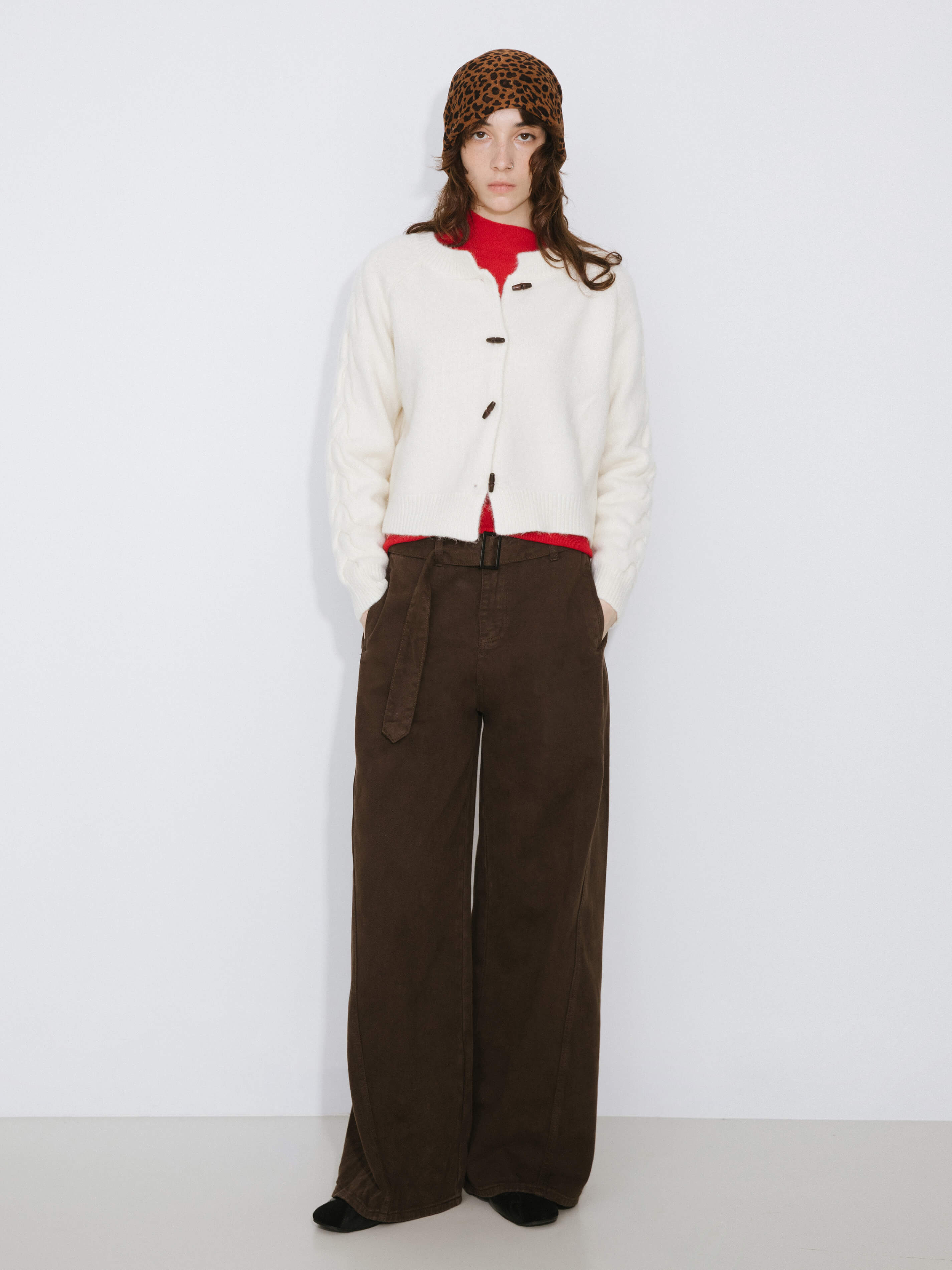 Crew Neck Short Knit Cardigan-6