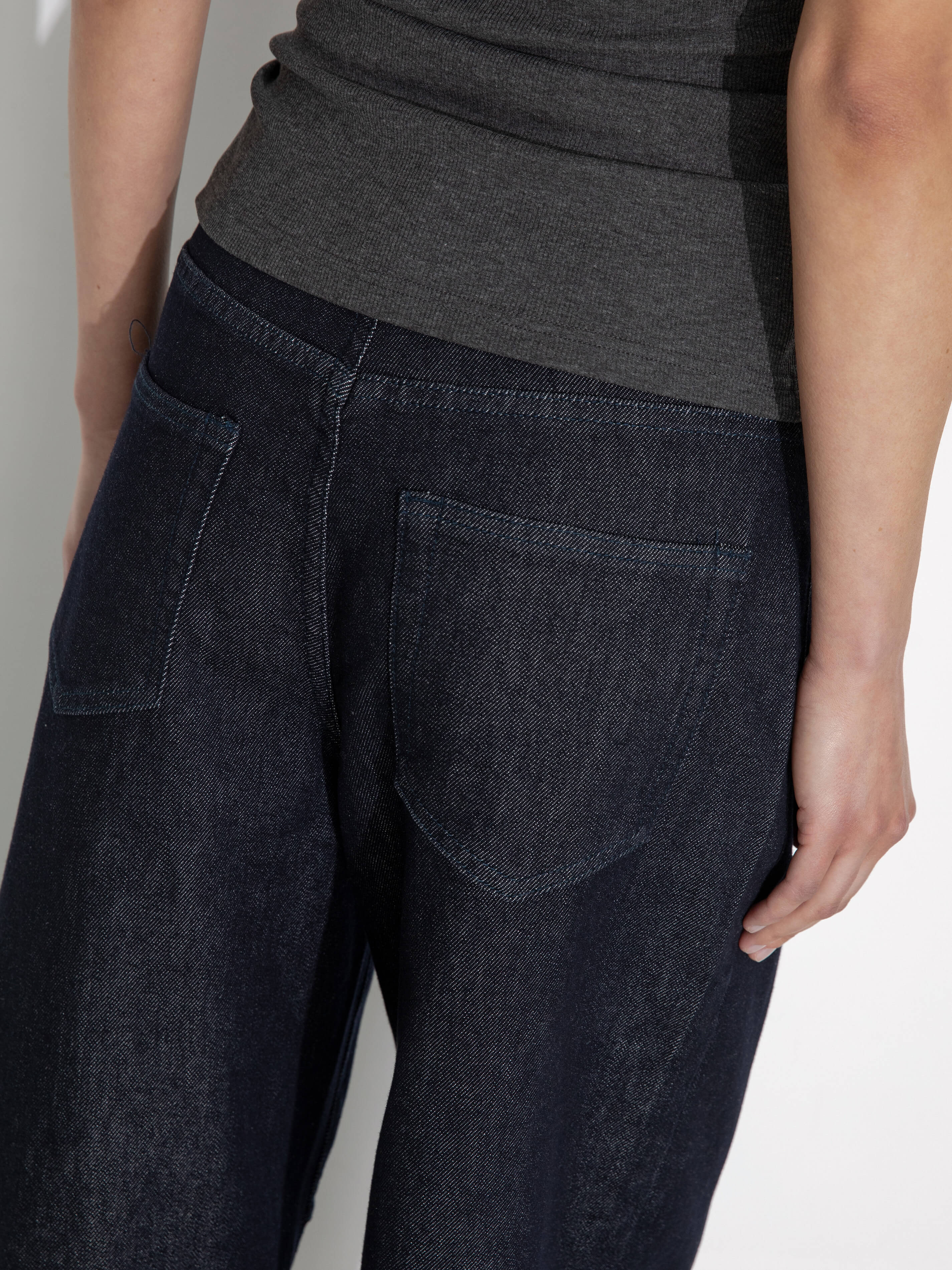 Panelled Loose-Fit Wide-Leg Tapered Jeans-5
