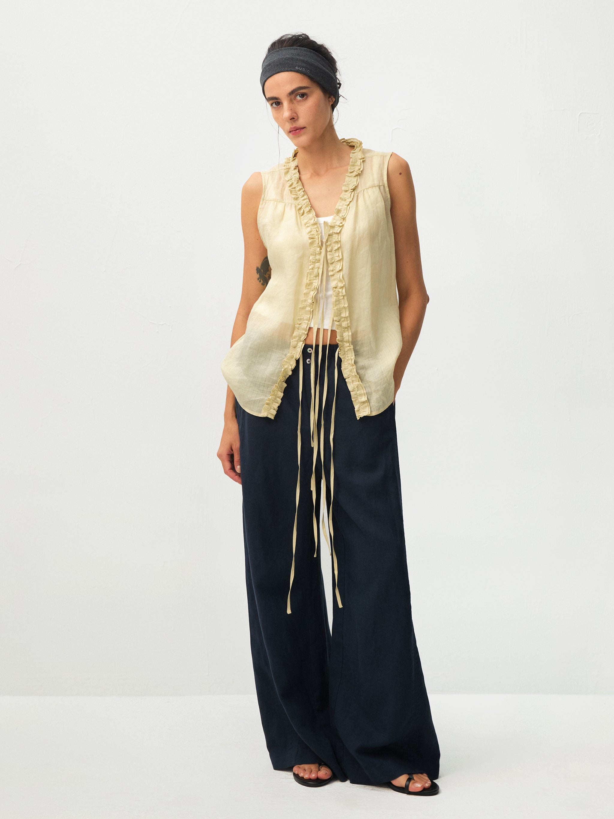 CUBIC Ramie Ruffle-Trim Tie Vest-5