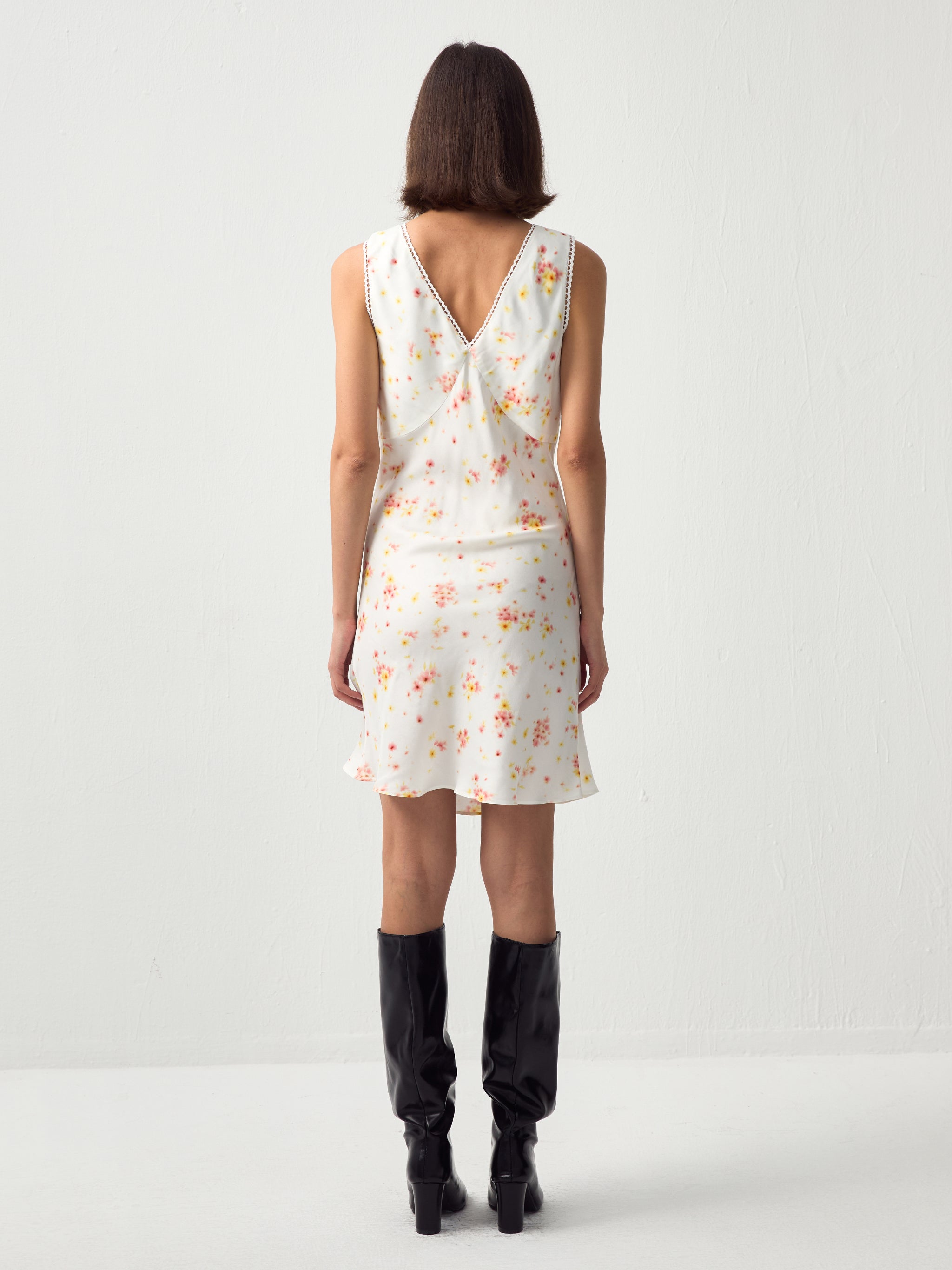 CUBIC Floral Lace Trim V-Neck Mini Dress-6