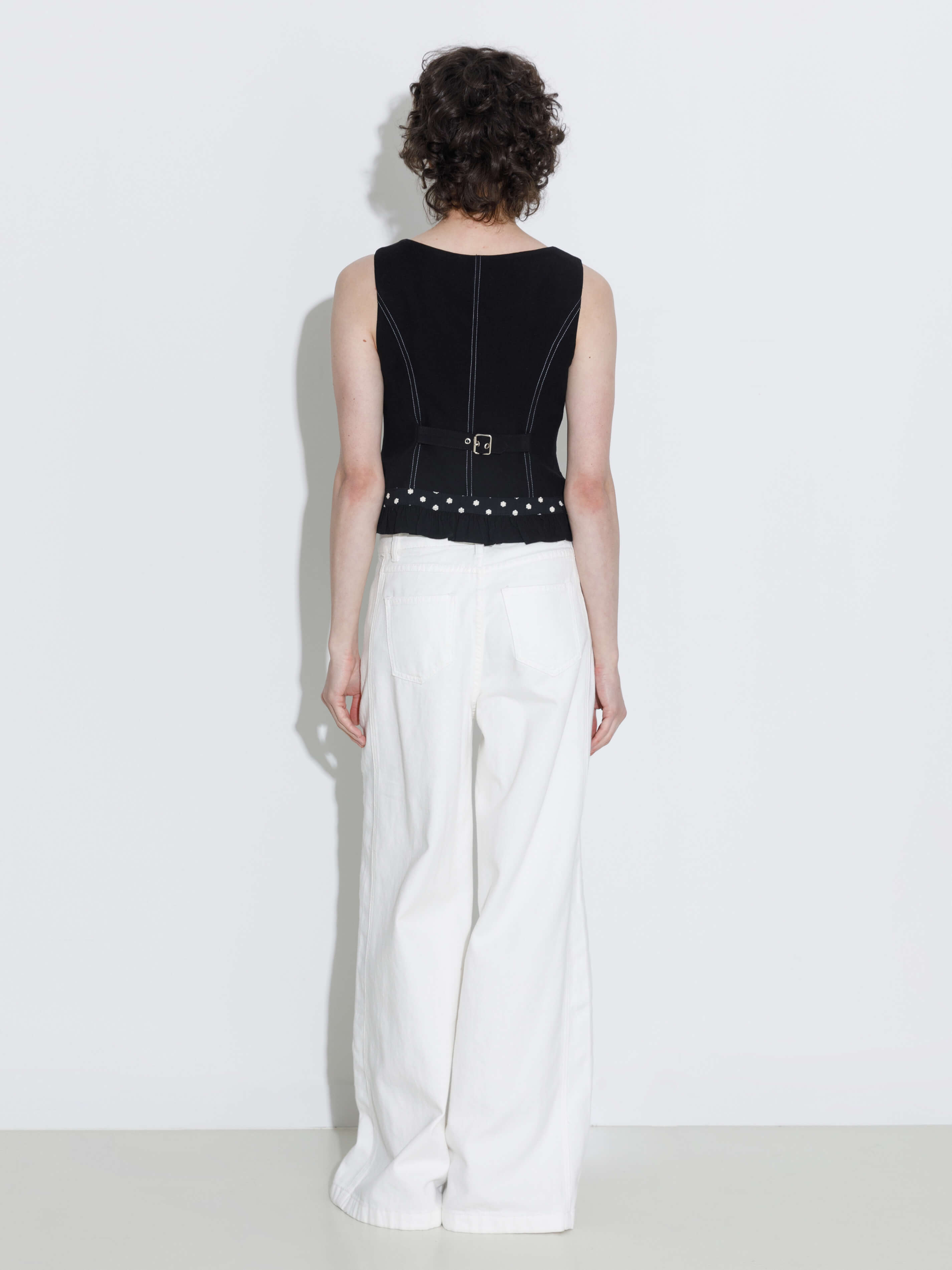 Buttoned Sleeveless Color-Block Lace Vest-7