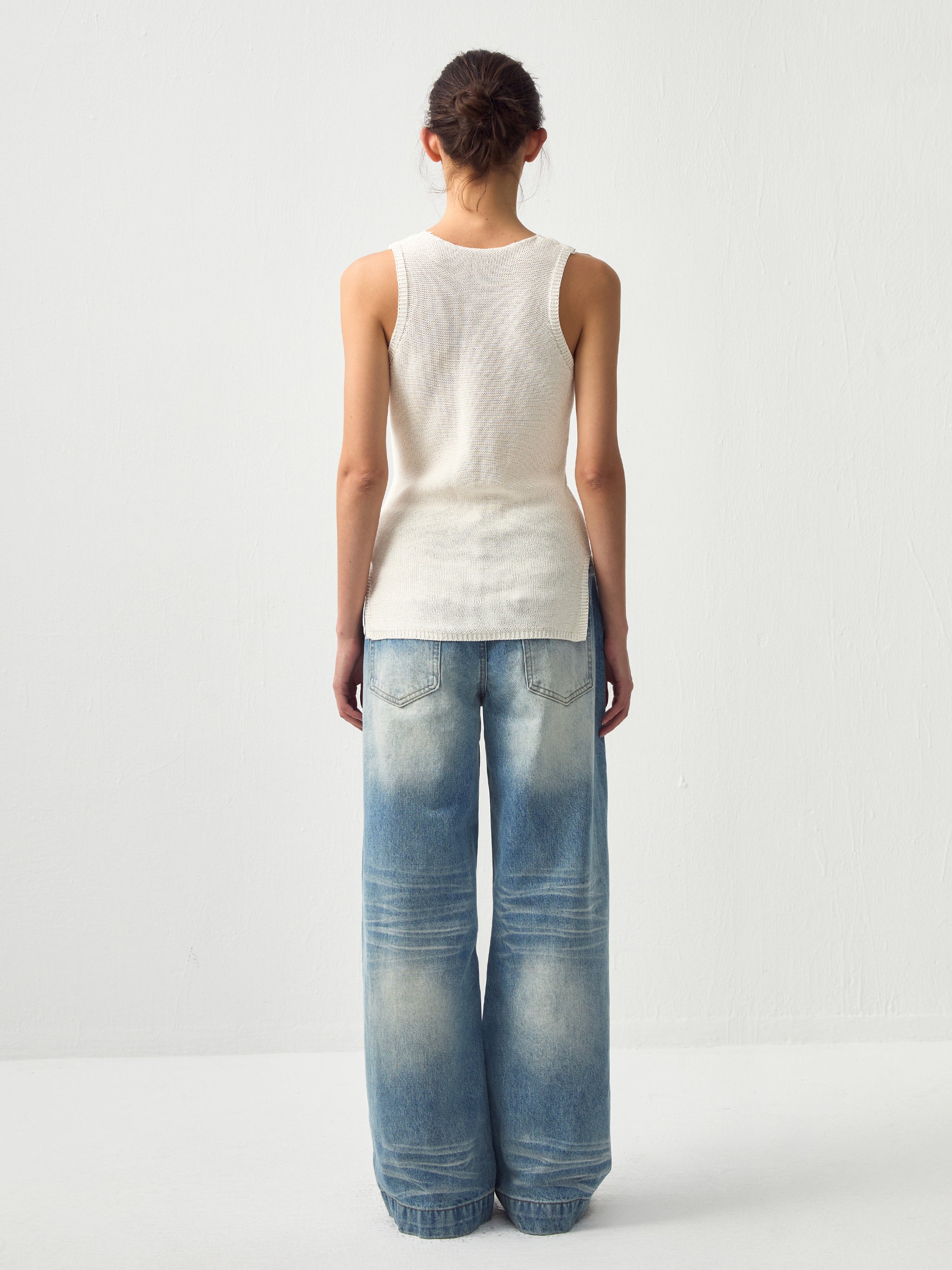 CUBIC Paperfeel V-Neck Tank Top-6