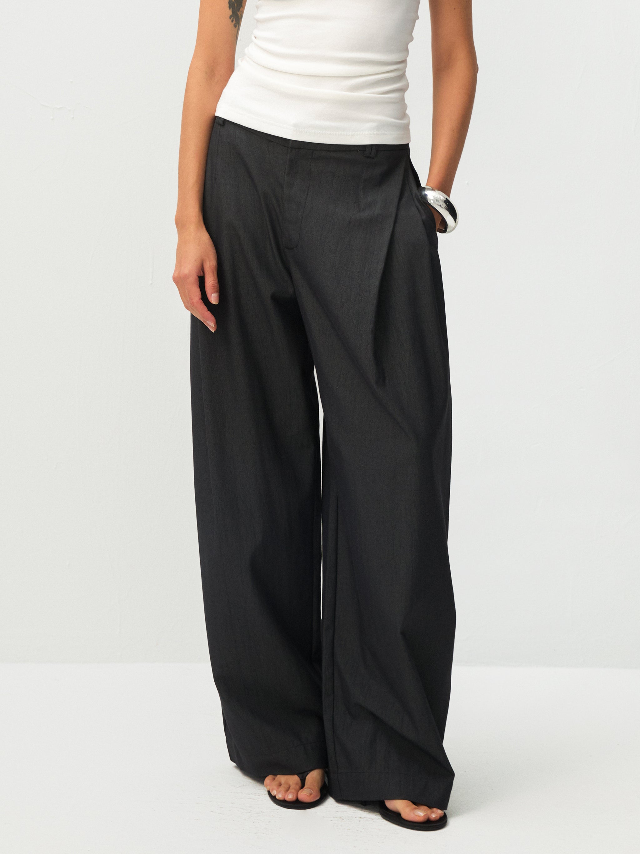 Wide-Leg Tapered Tailored Trousers-6