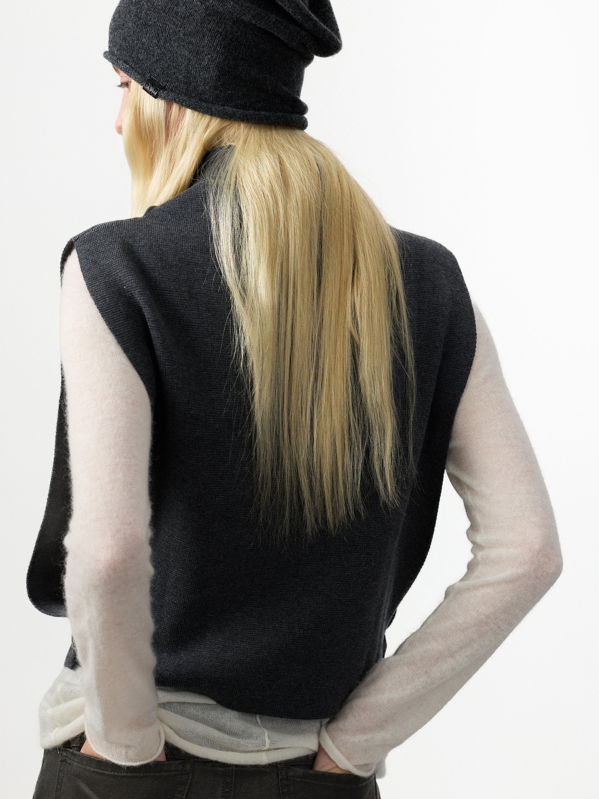 CUBIC Relaxed Sleeveless Knit Vest-5