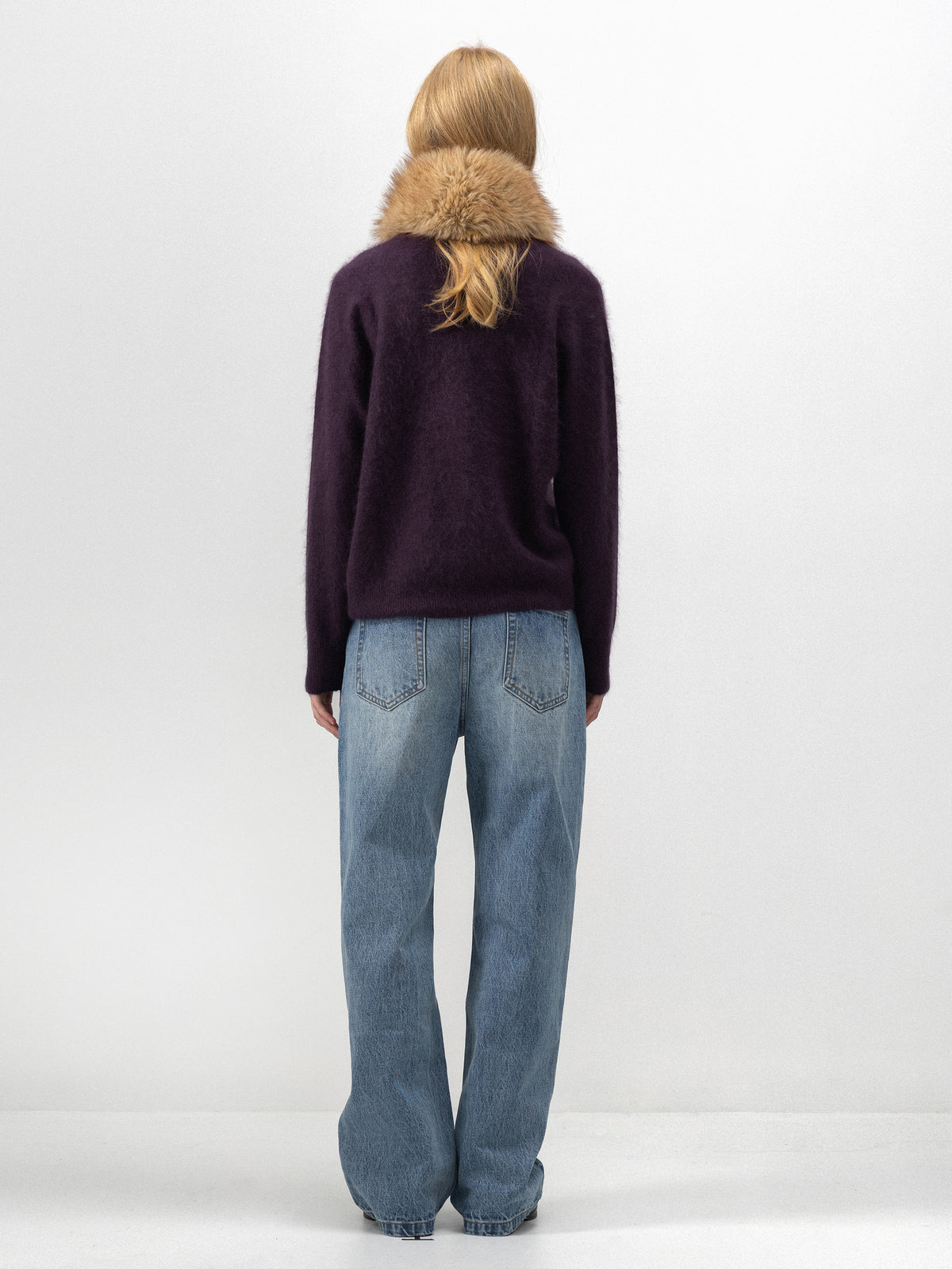 CUBIC Relaxed V-Neck Knit Sweater-6
