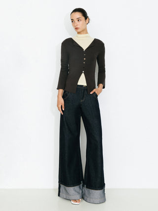 C by CUBIC V-Neck Slim-Fit Knit Long-Sleeve Top
