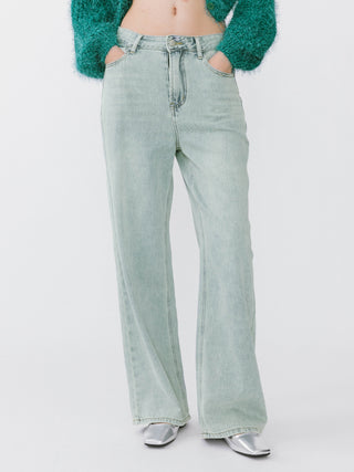 Asymmetric Pocket Classic Jeans