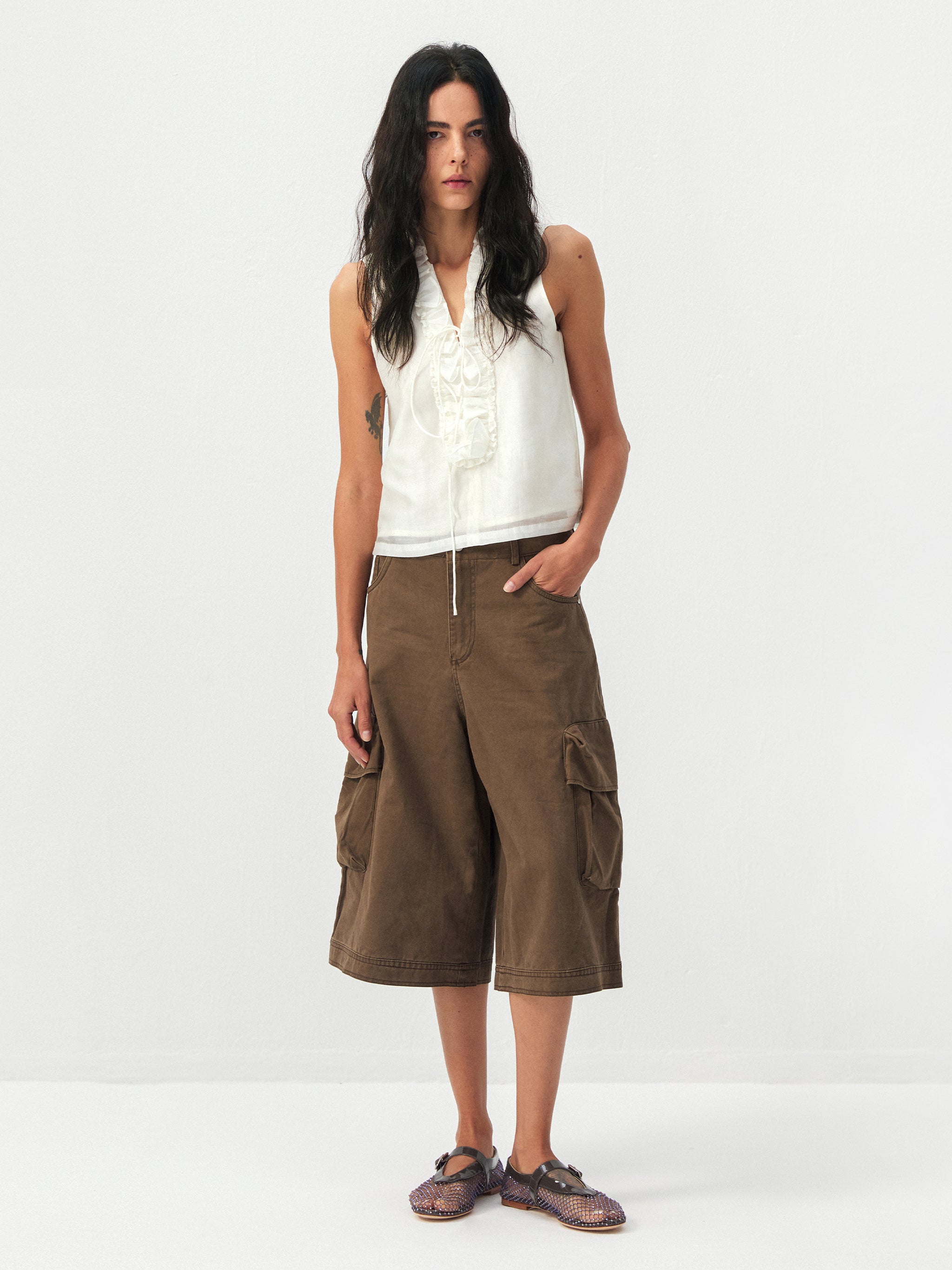 CUBIC Ruffled V-Neck Sleeveless Blouse-7