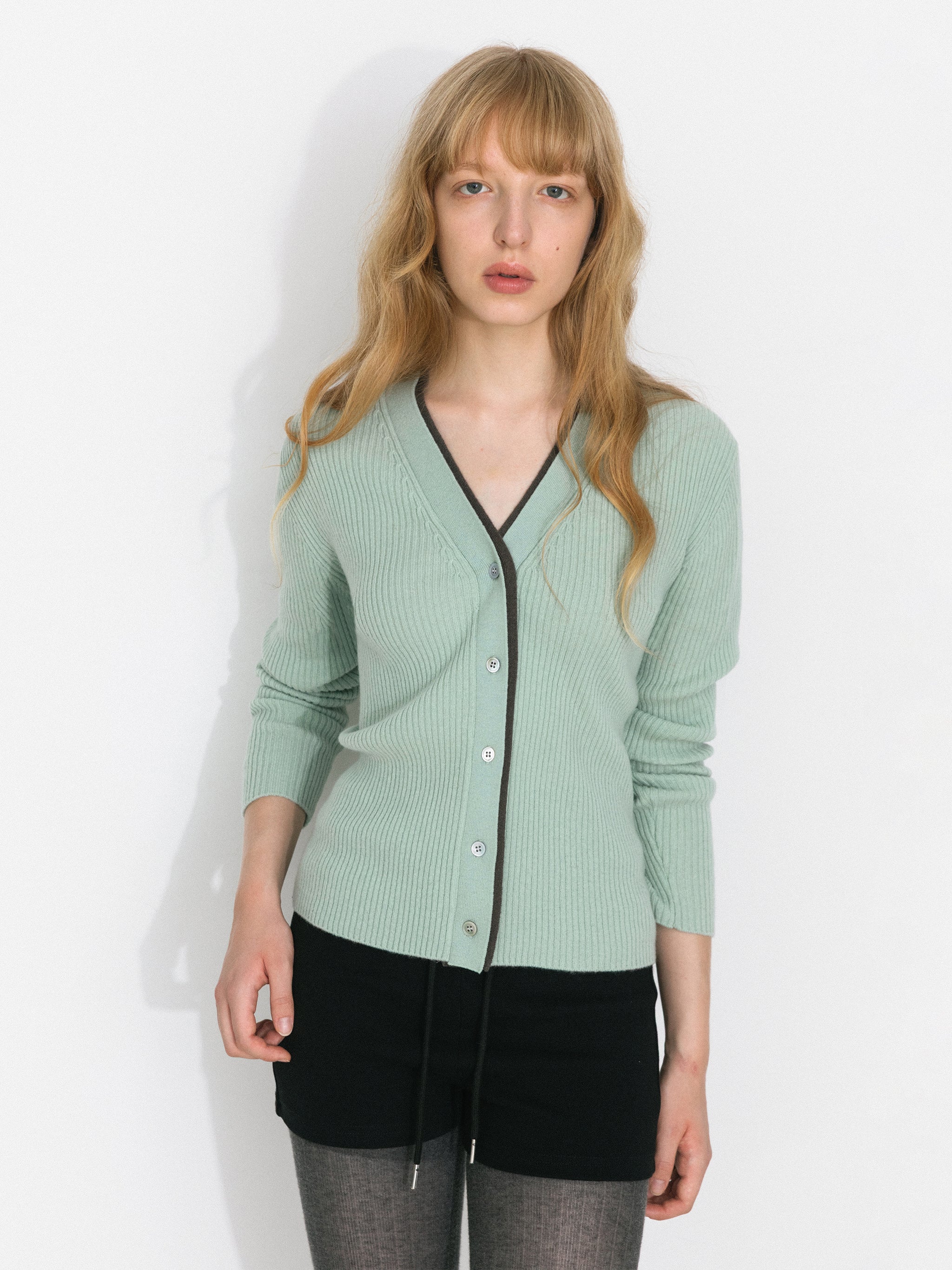 100% Wool Contrast V-Neck Wool Knit Top-7