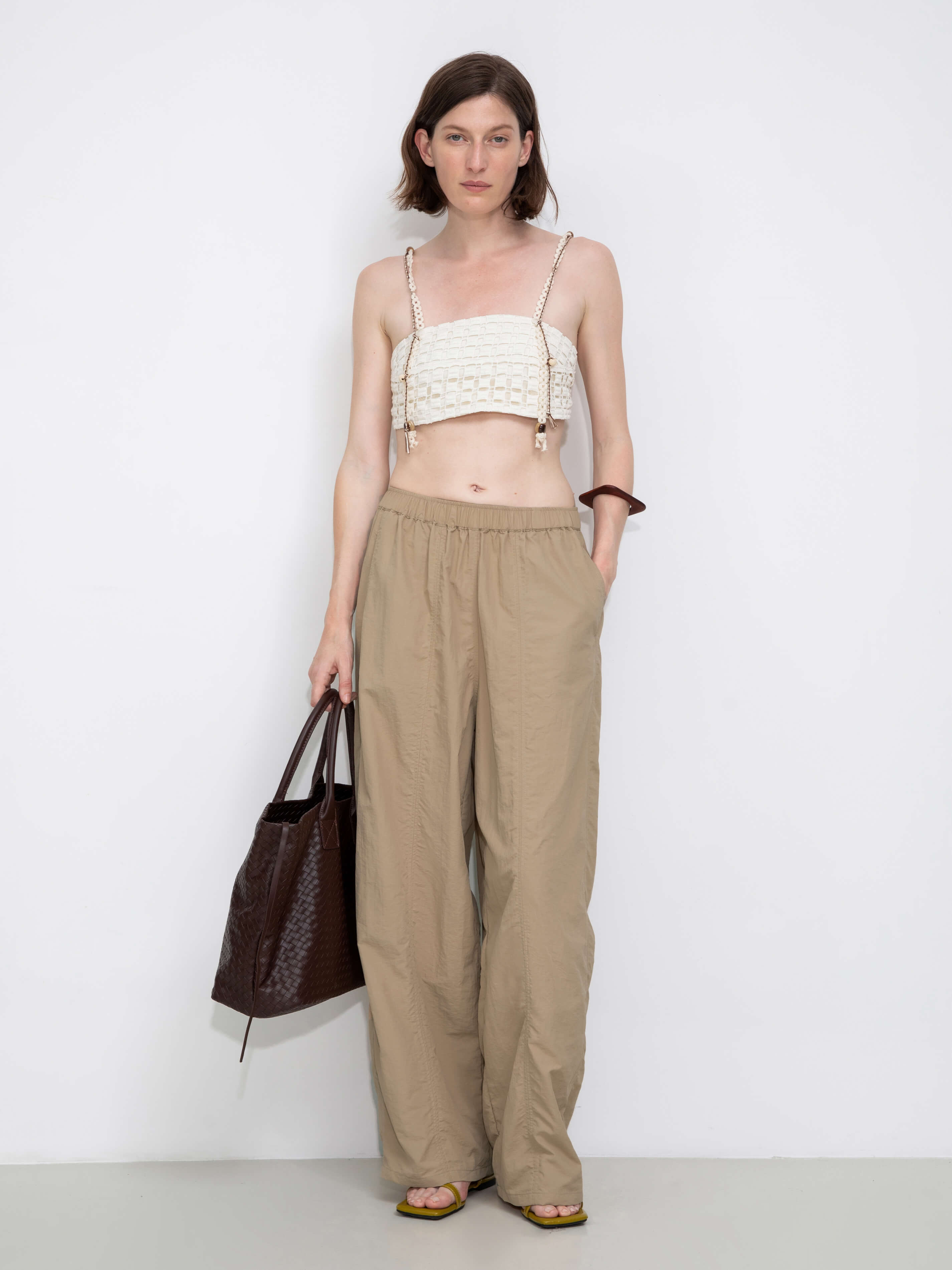 Loose-Fit Elastic Waist Tapered Trousers-7