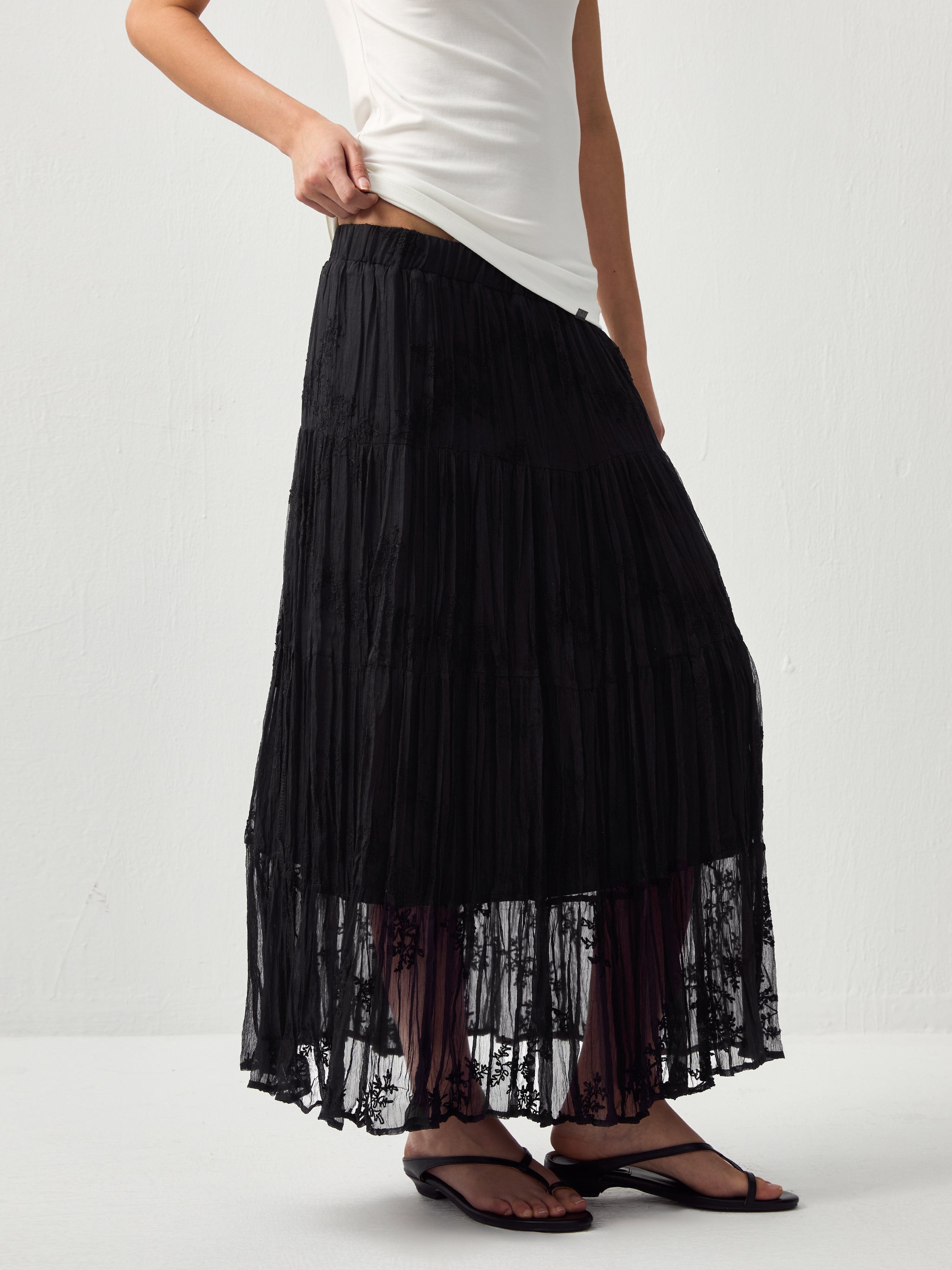 CUBIC Textured A-Line Embroidered Skirt(Pre order: 7 days)-8