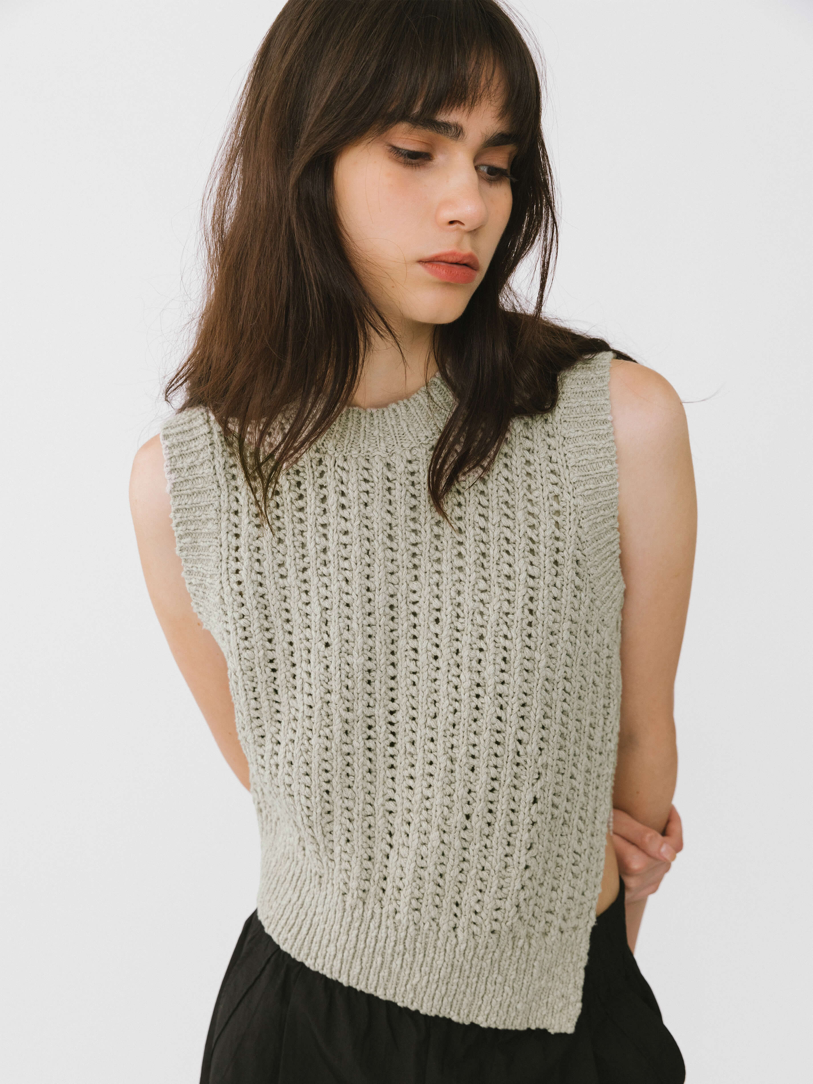 Cropped Asymmetric Knit Vest-7