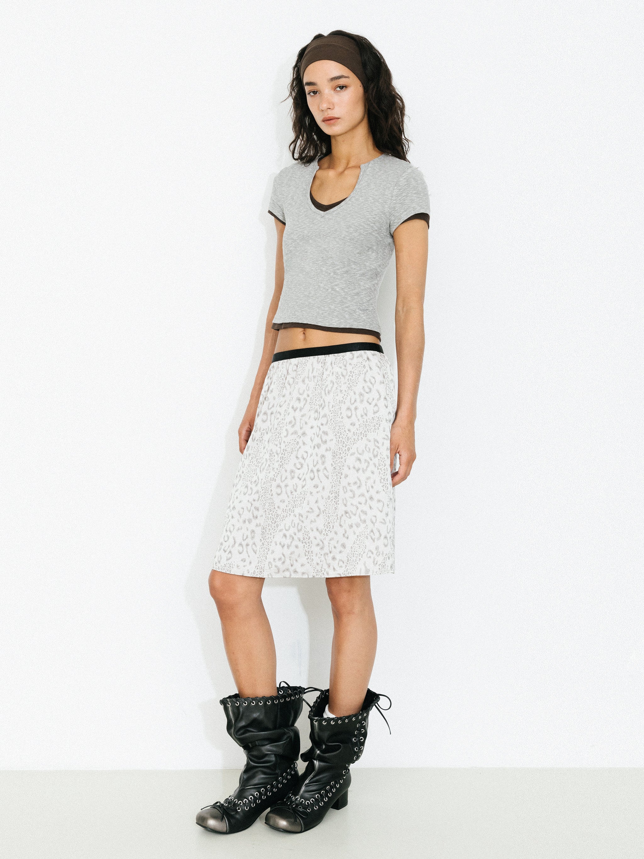 C by CUBIC Cropped Slim-Fit Sweetheart Neck T-Shirt-7