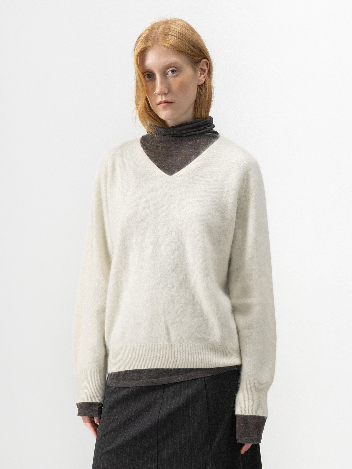 CUBIC Relaxed V-Neck Knit Sweater-8