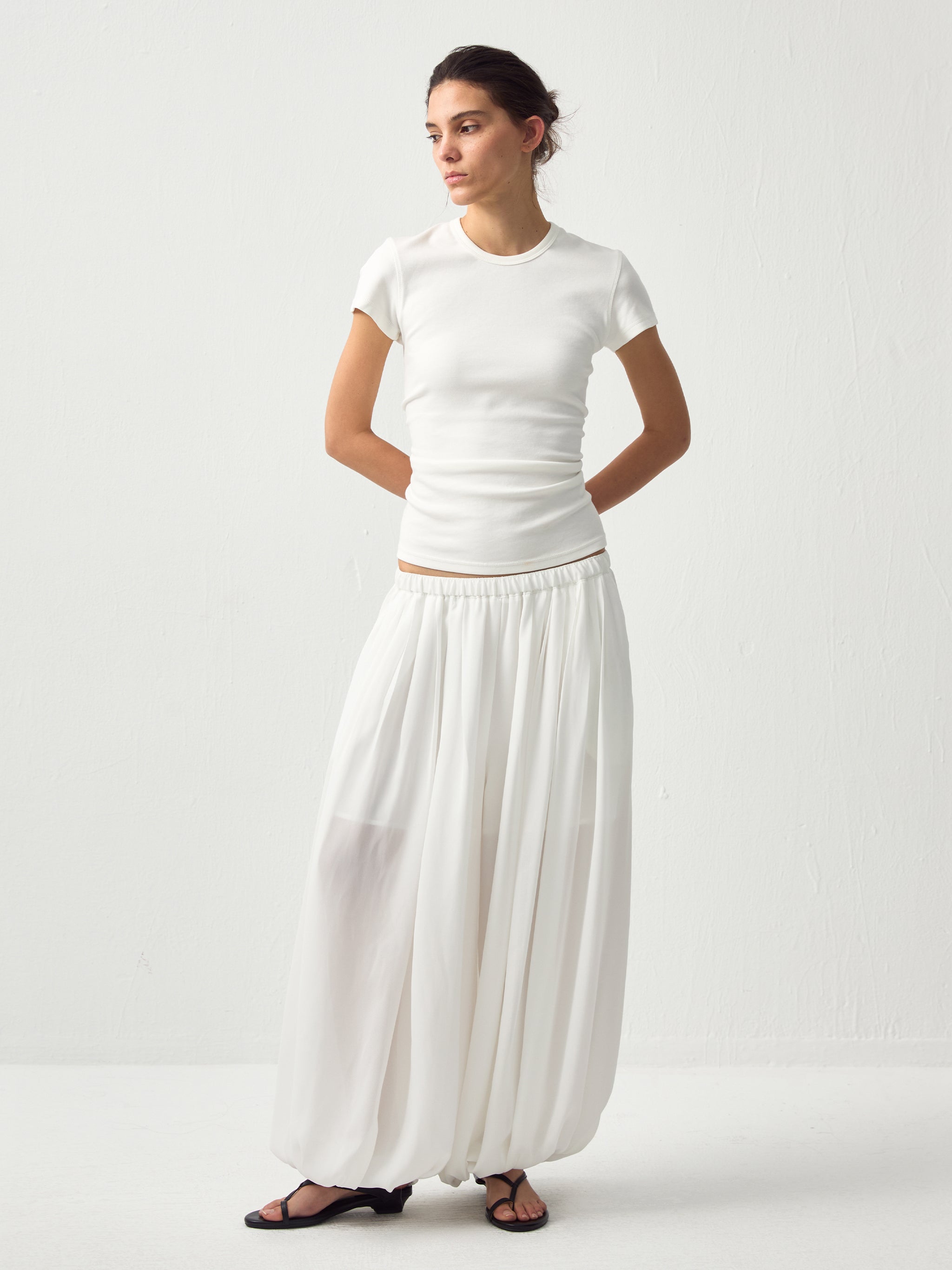 Pleated Balloon-Leg Elastic-Waist Trousers-8