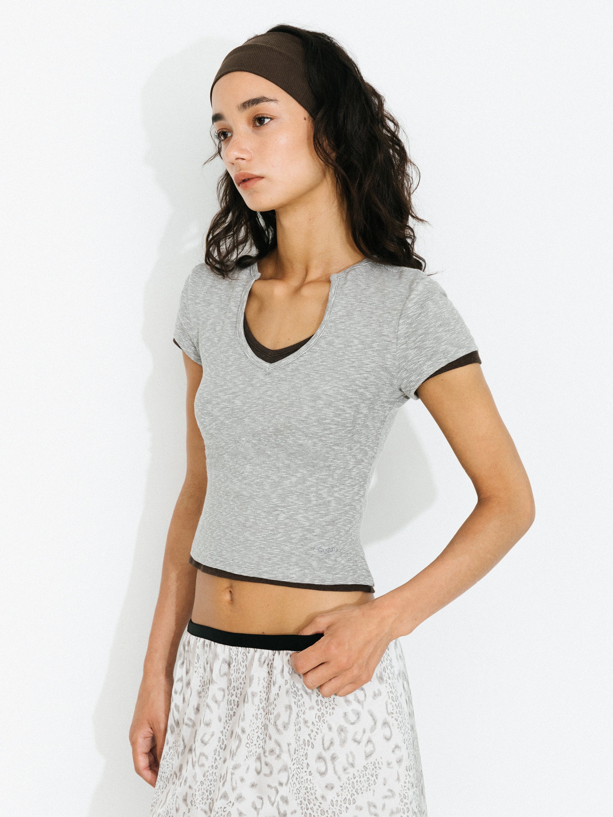 C by CUBIC Cropped Slim-Fit Sweetheart Neck T-Shirt-8