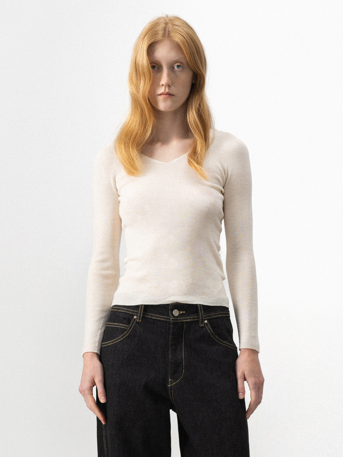 CUBIC Seamless Wool V-Neck Knit Top-8